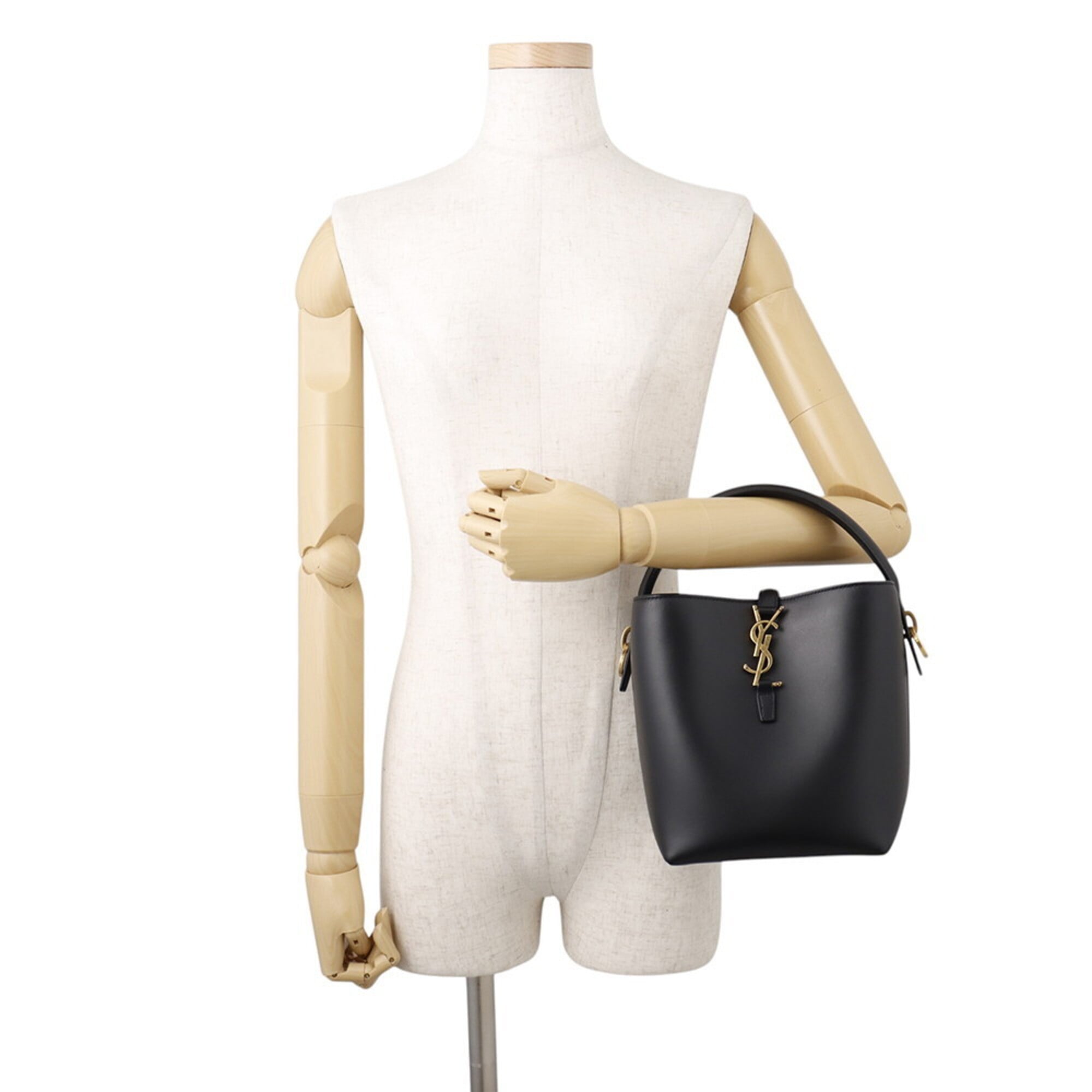 Yves Saint Laurent Black Leather Handbag (Pre-Owned)
