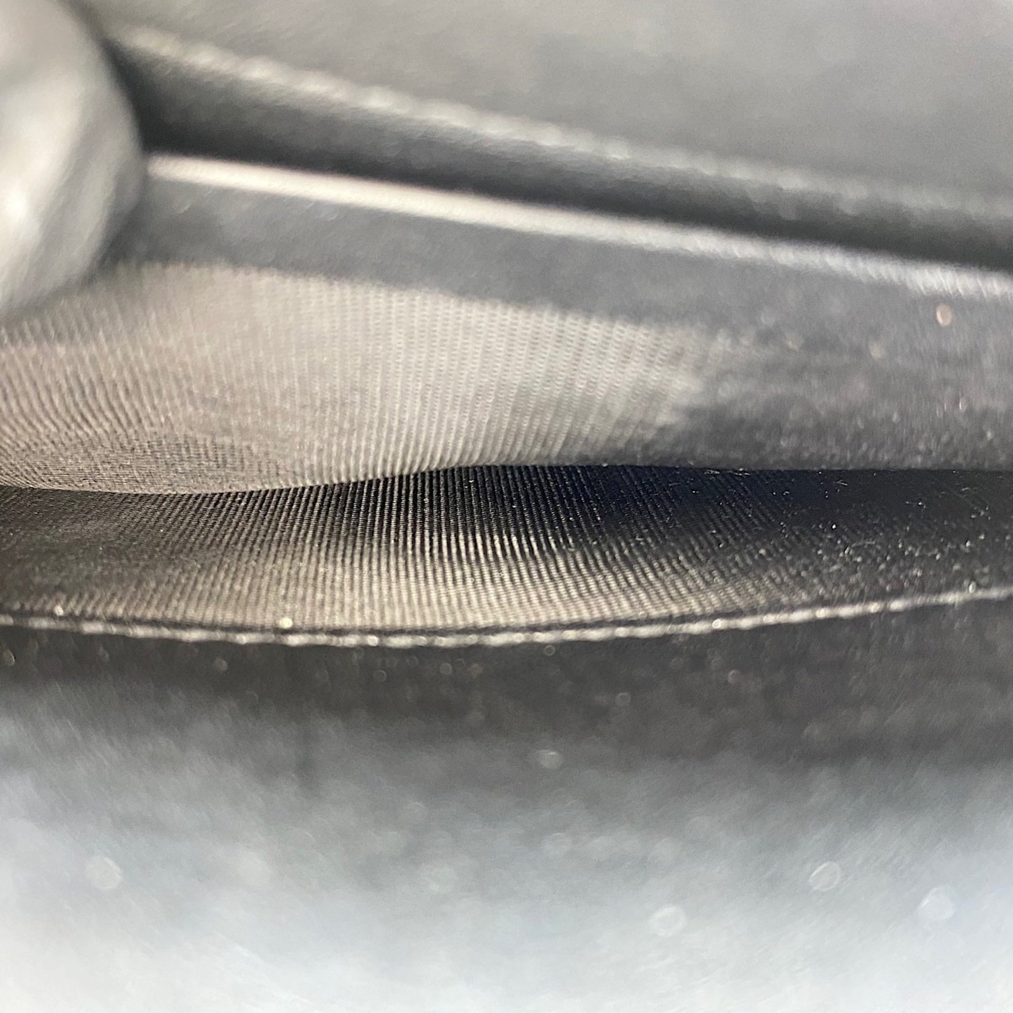Yves Saint Laurent Black Shoulder Bag (Pre-Owned)