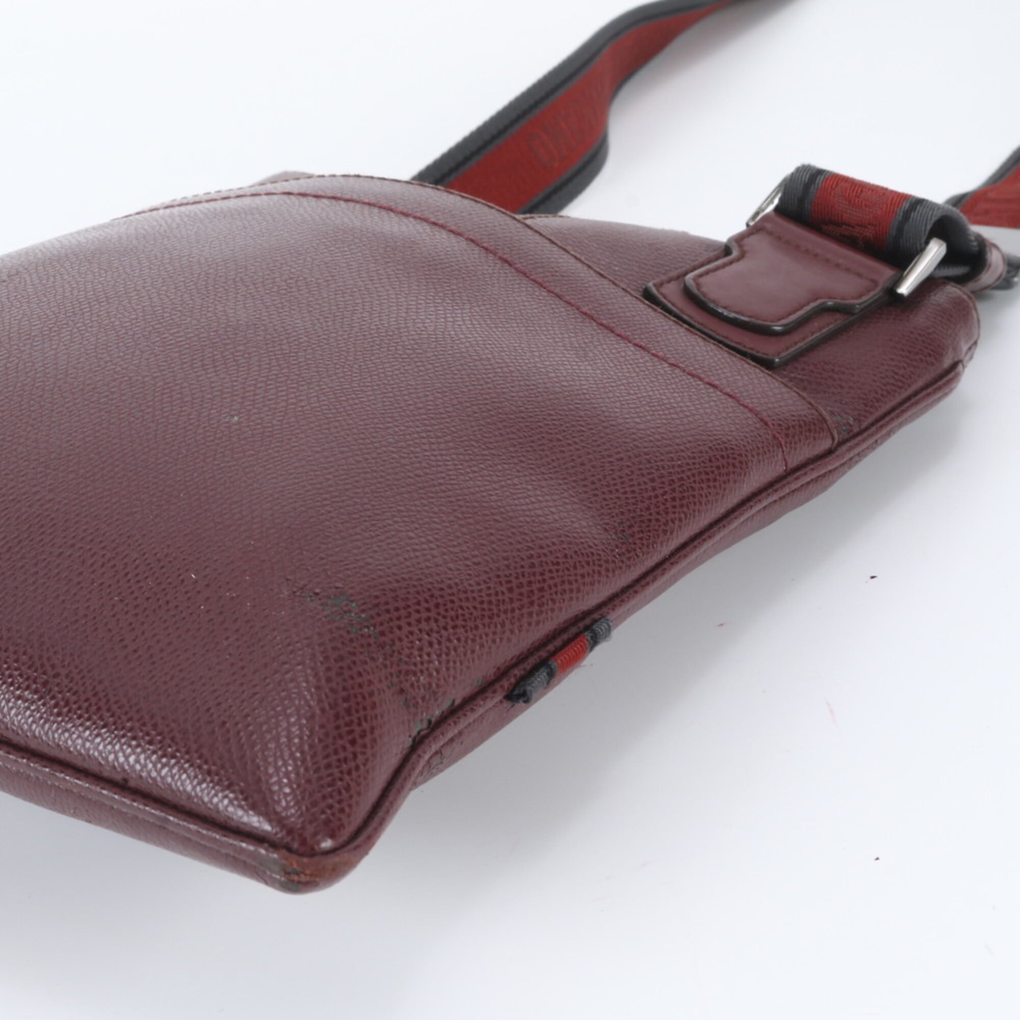 Salvatore Ferragamo Red Color Wine Leather Messenger Bag Shoulder Bag (Pre-Owned)