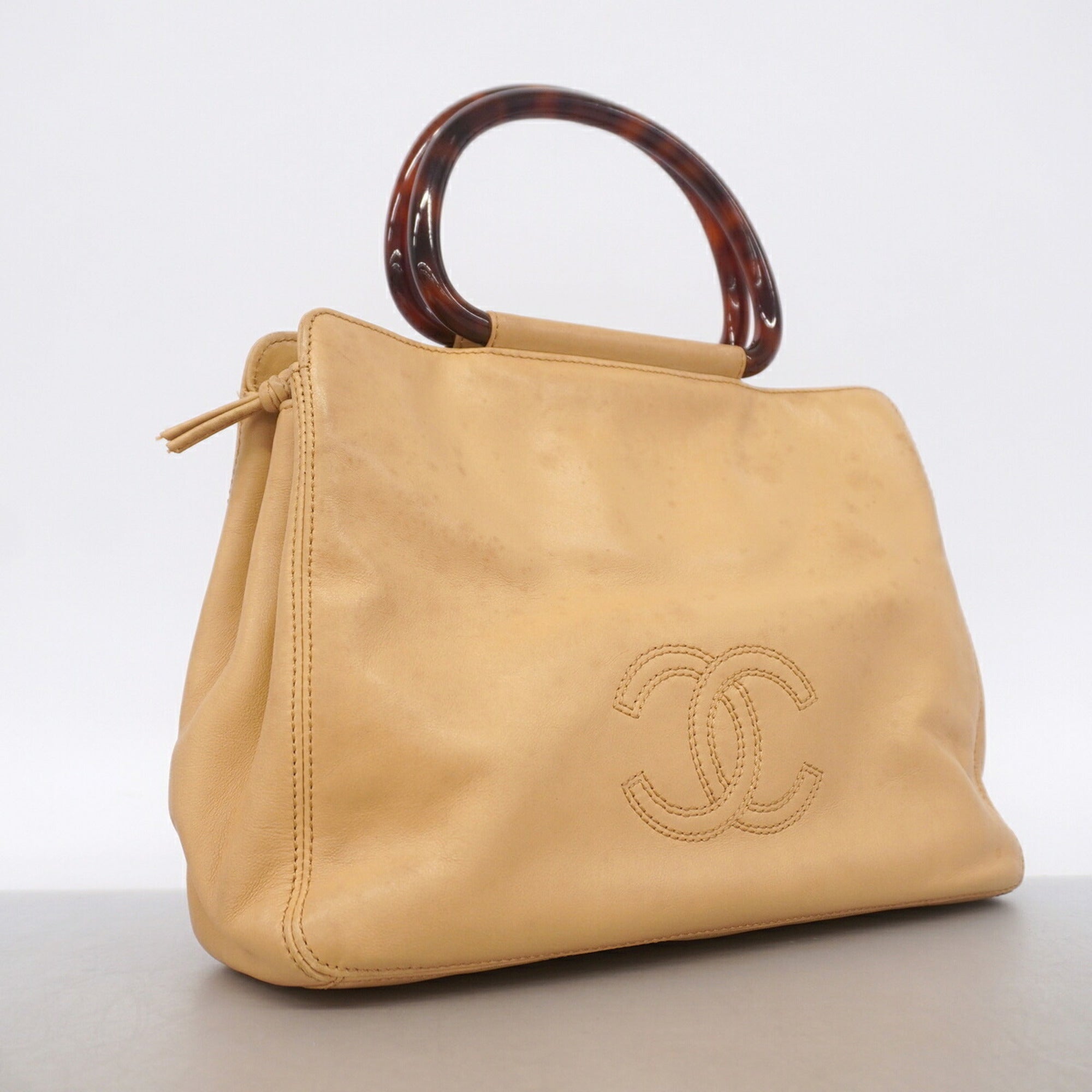 Chanel Beige Leather Handbag (Pre-Owned)