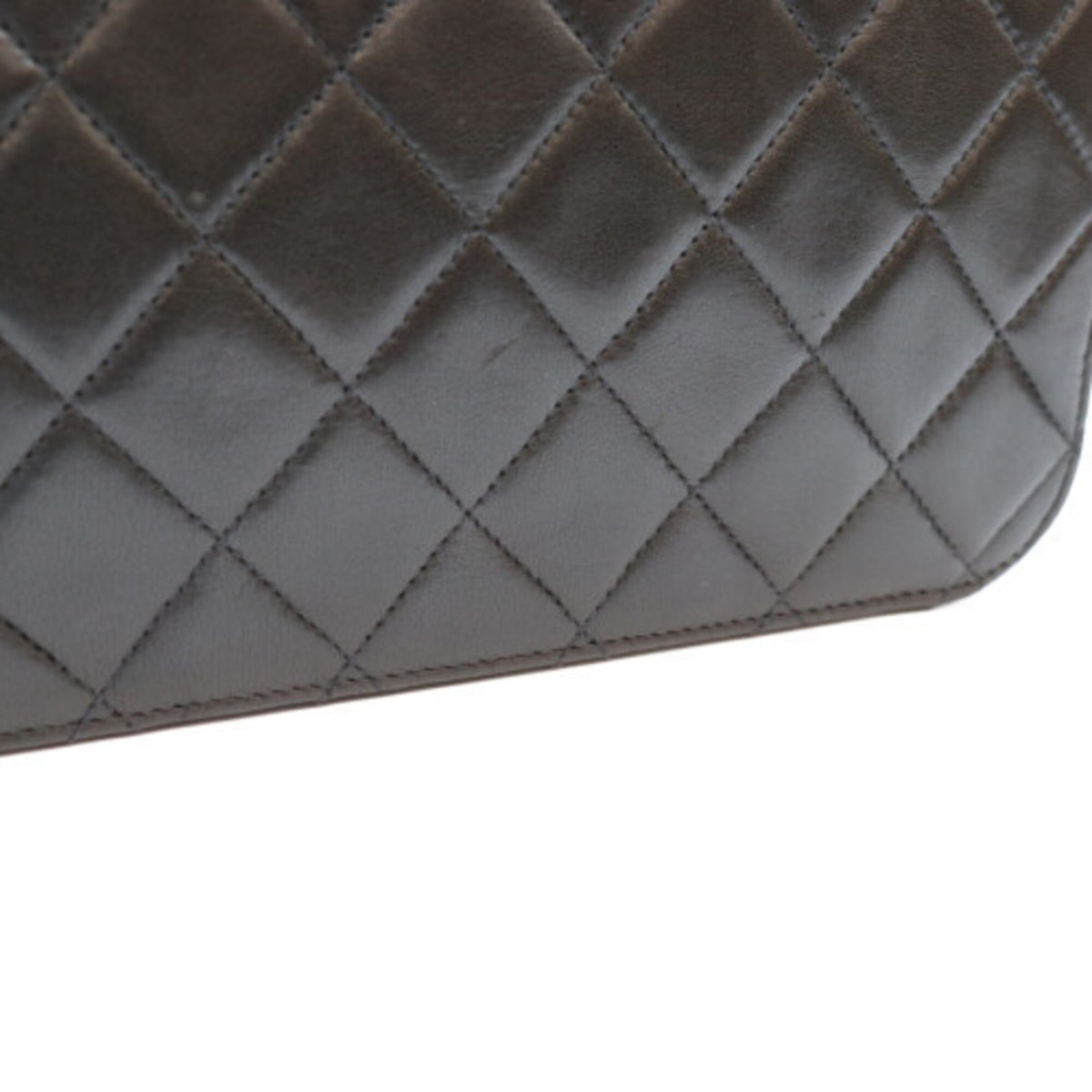 Chanel Black Leather Shoulder Bag (Pre-Owned)
