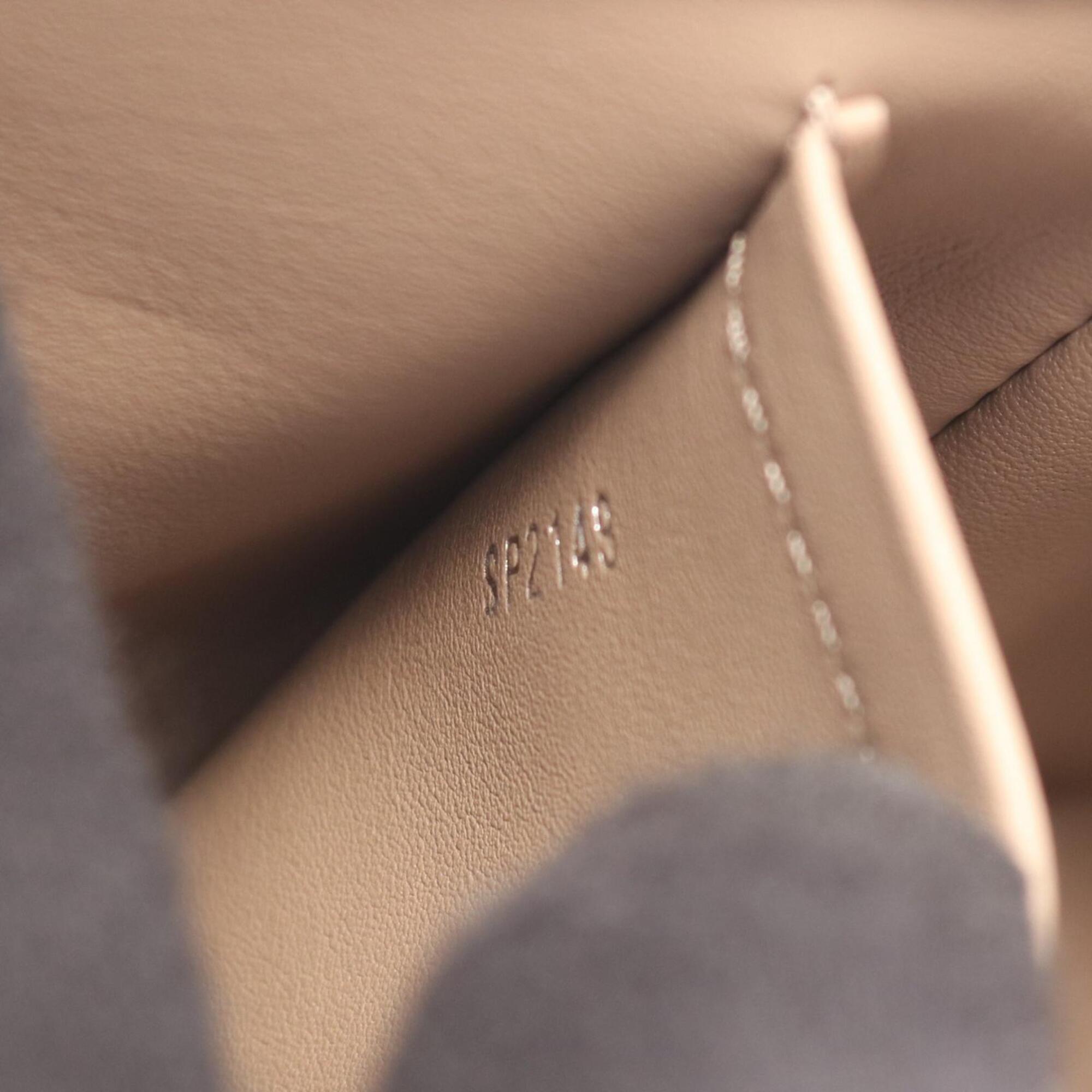 Louis Vuitton Beige Leather Handbag (Pre-Owned)