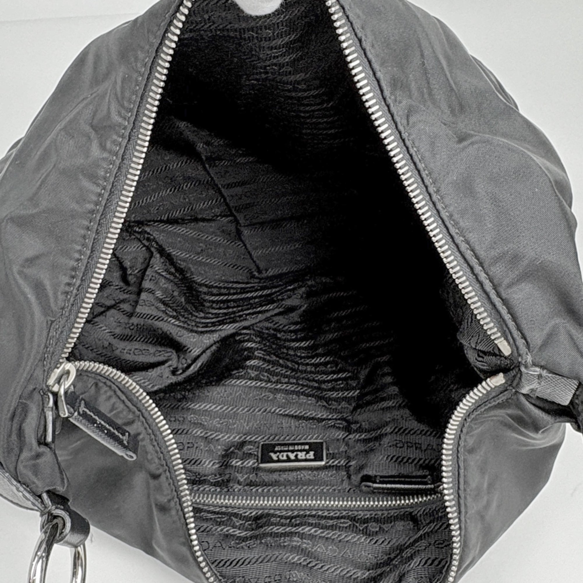 Prada Black Leather Shoulder Bag (Pre-Owned)