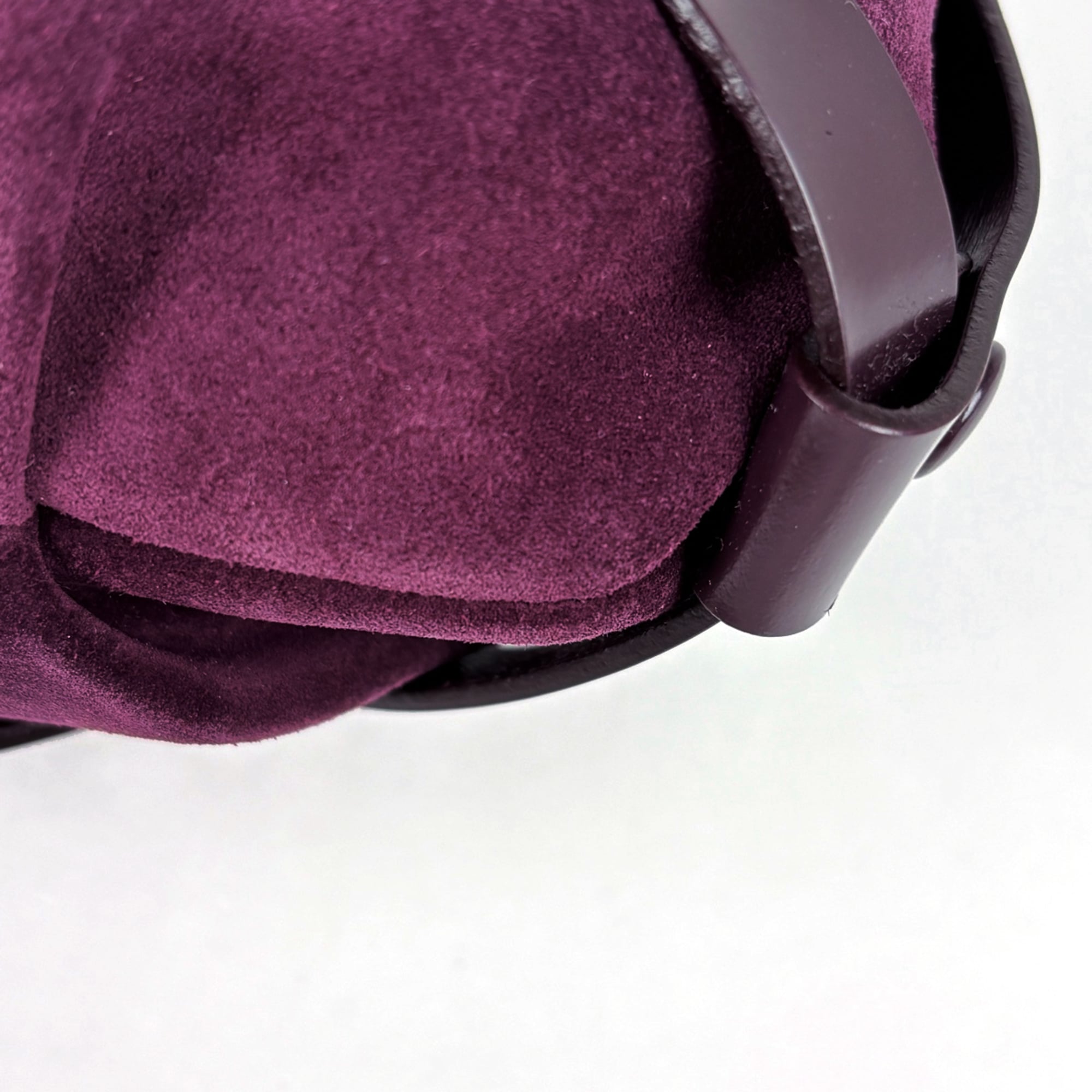 Salvatore Ferragamo Gancini Purple Suede Leather Shoulder Bag (Pre-Owned)