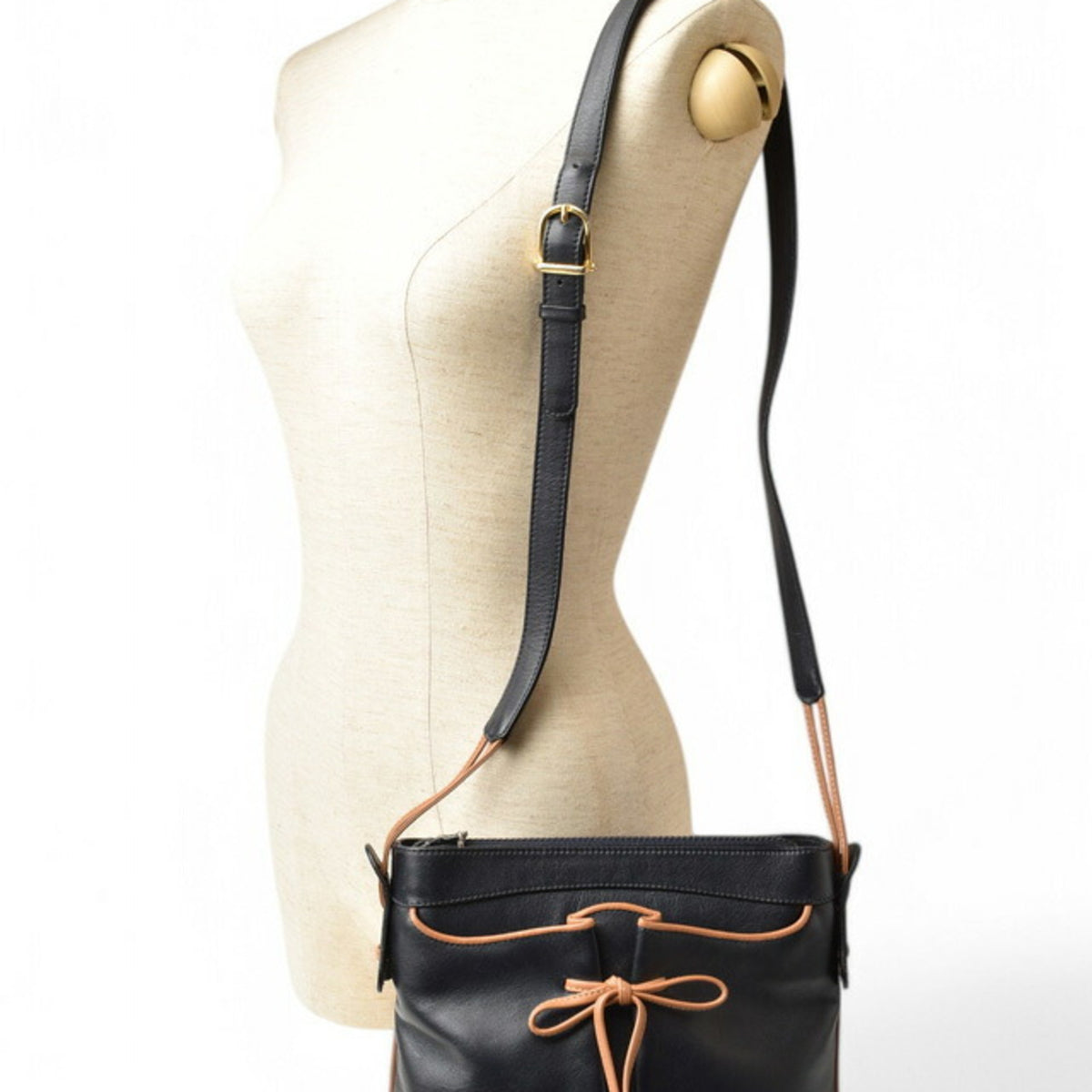 Celine Dark Navy Leather Shoulder Bag (Pre-Owned)