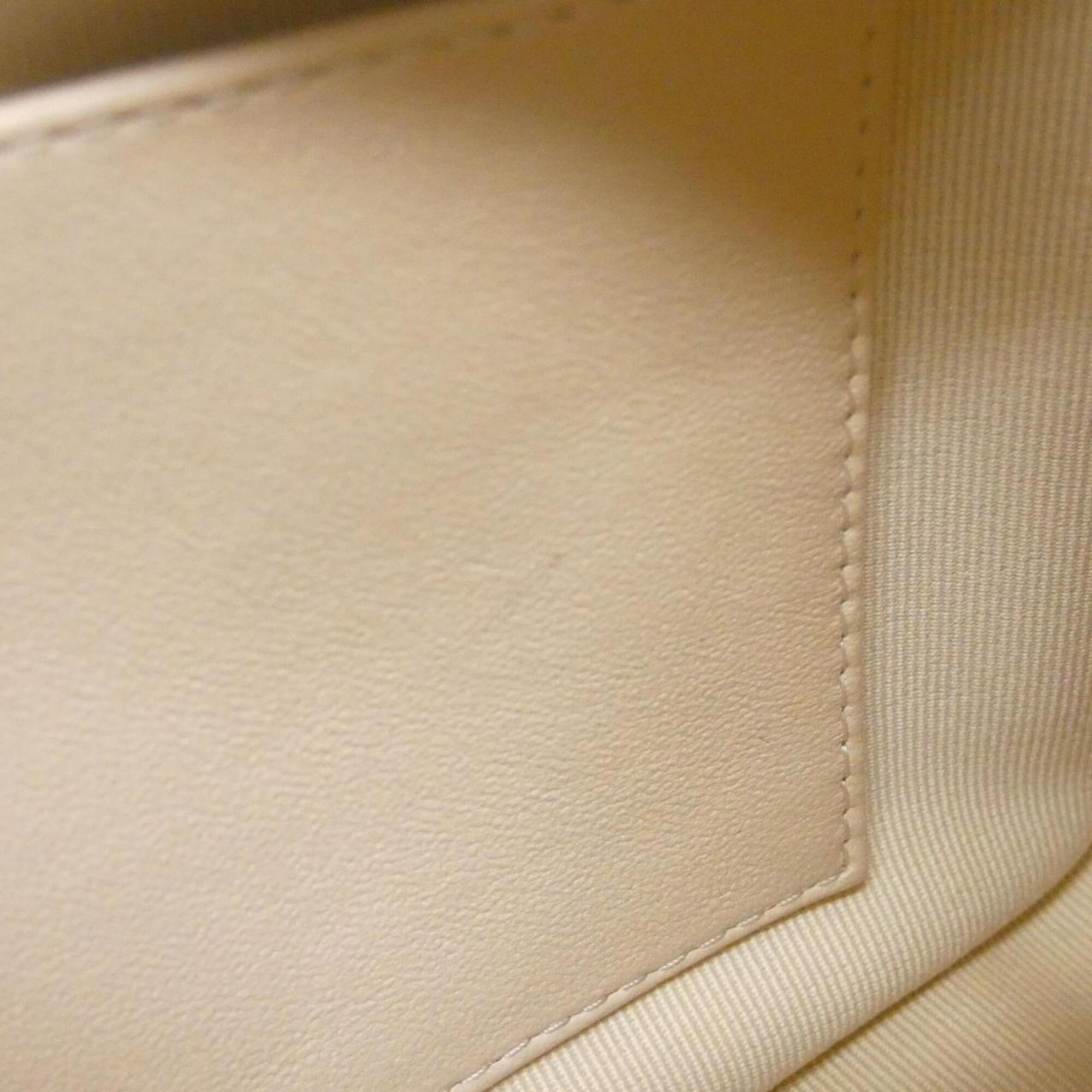 Chanel Beige Leather Shoulder Bag (Pre-Owned)
