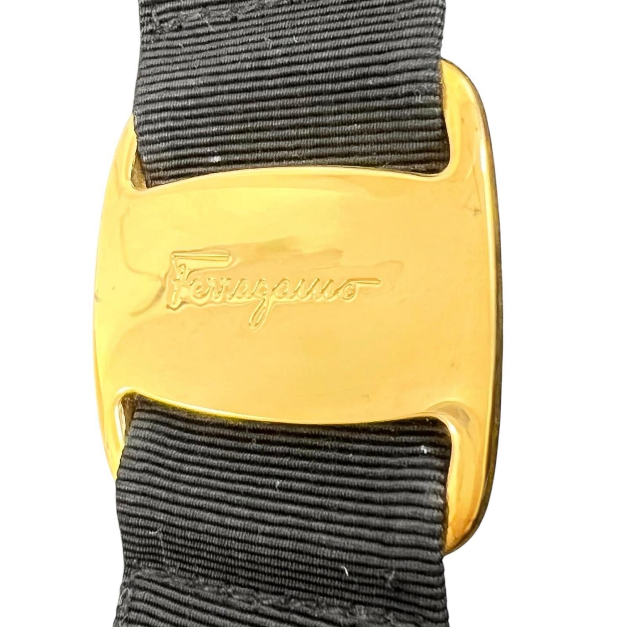 Salvatore Ferragamo Black Leather Shoulder Bag (Pre-Owned)