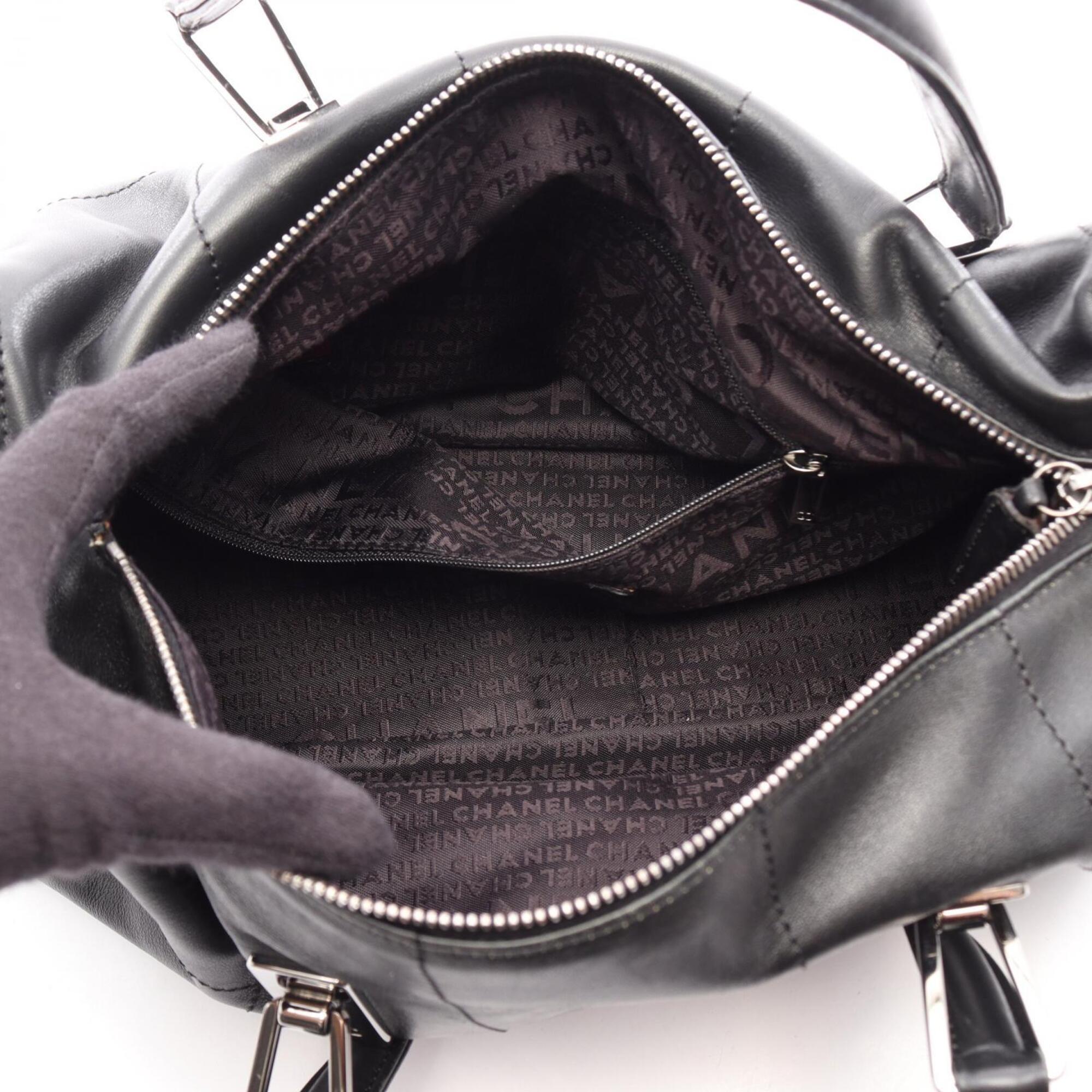 Chanel Black Leather Handbag (Pre-Owned)