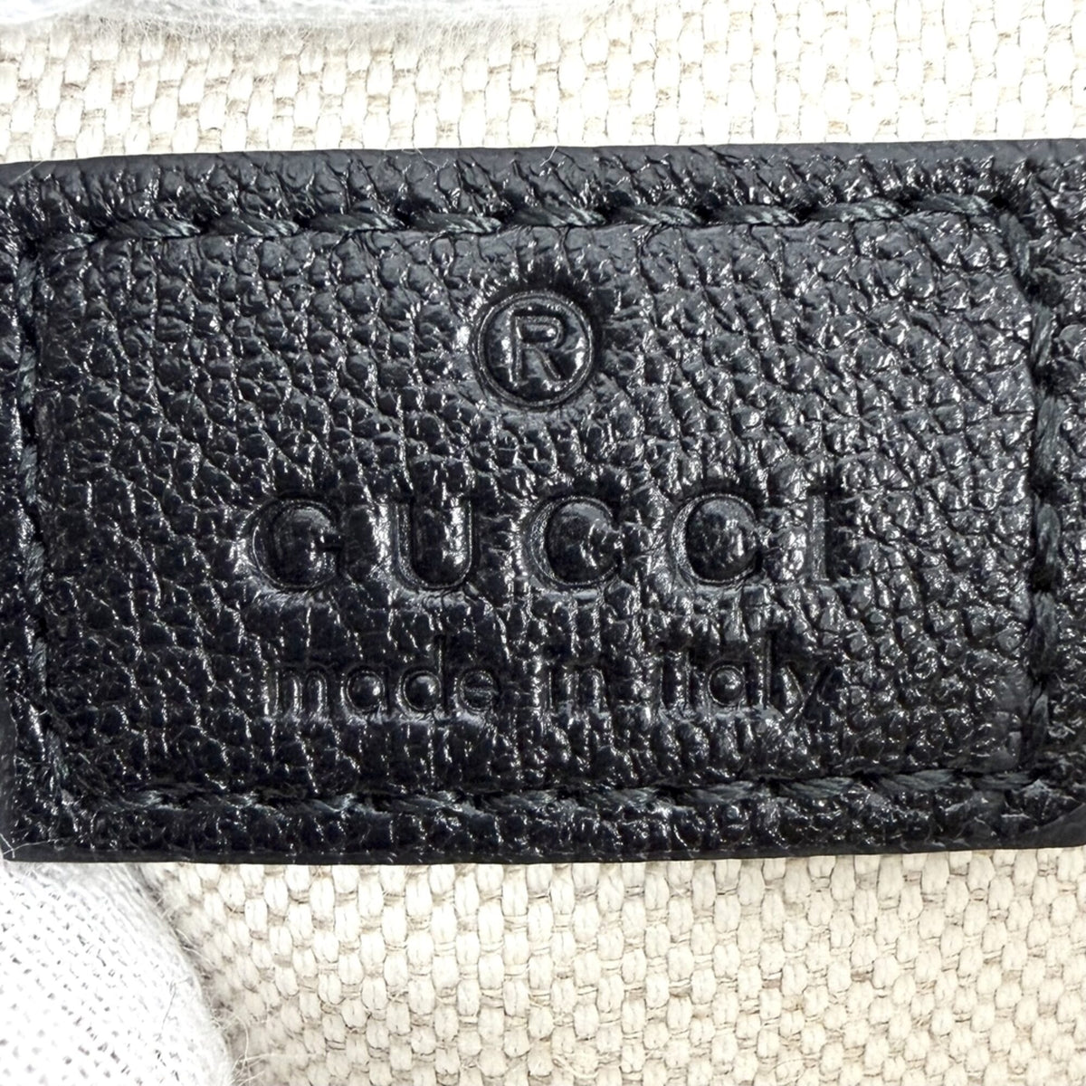 Gucci Black White Leather Shoulder Bag (Pre-Owned)