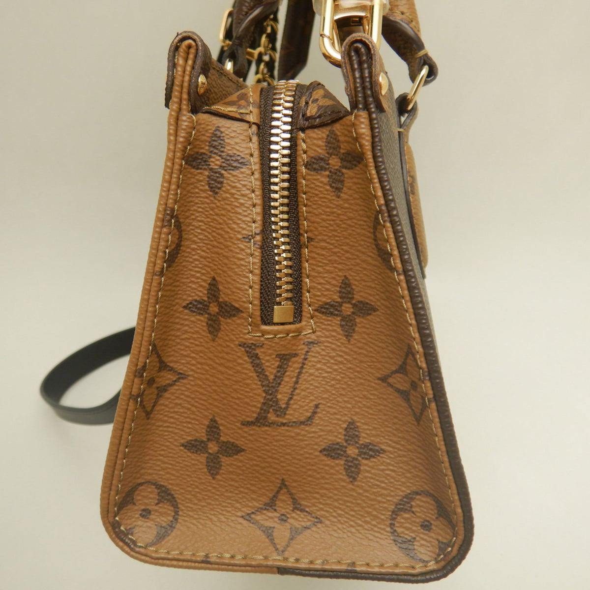 Louis Vuitton Brown Monogram Canvas Handbag (Pre-Owned)