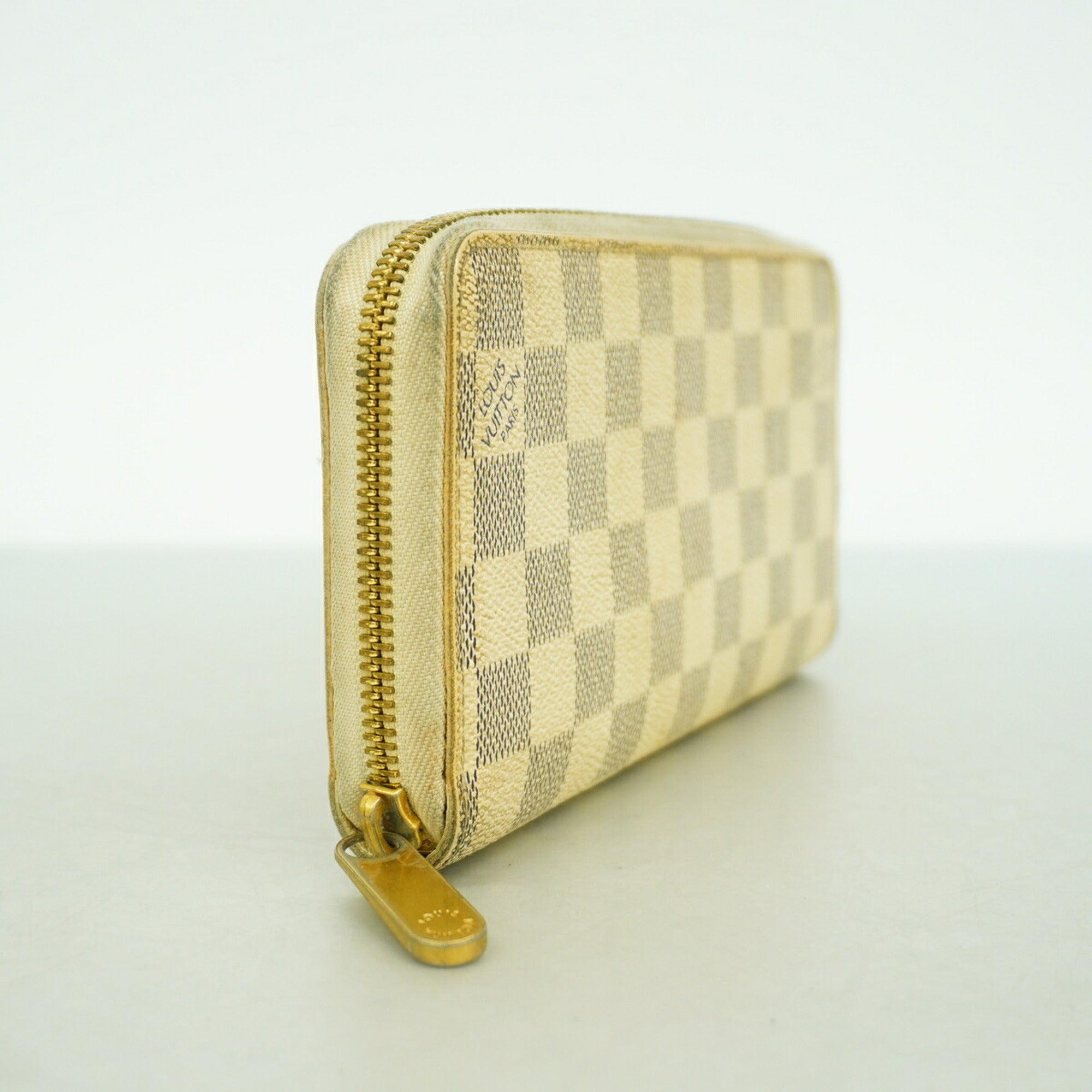 Louis Vuitton White Long Wallet (Bi-Fold) (Pre-Owned)