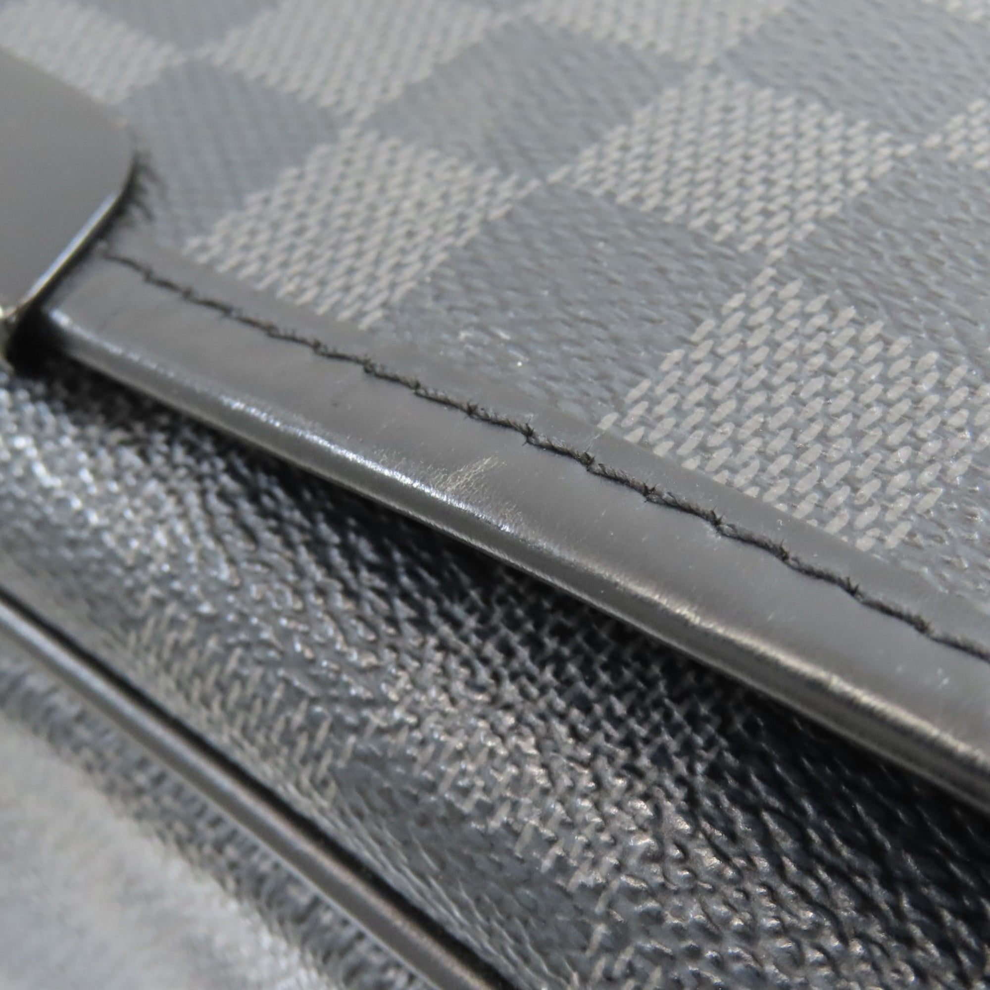 Louis Vuitton Damier Graphite Dark Gray Damier Canvas Shoulder Bag (Pre-Owned)