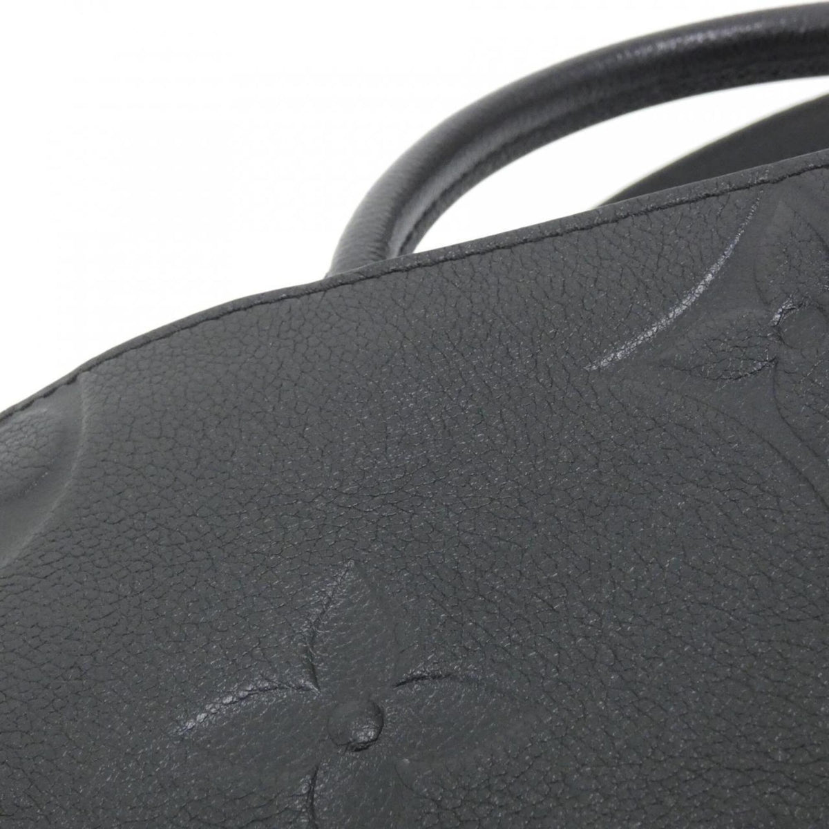 Louis Vuitton Black Leather Handbag (Pre-Owned)