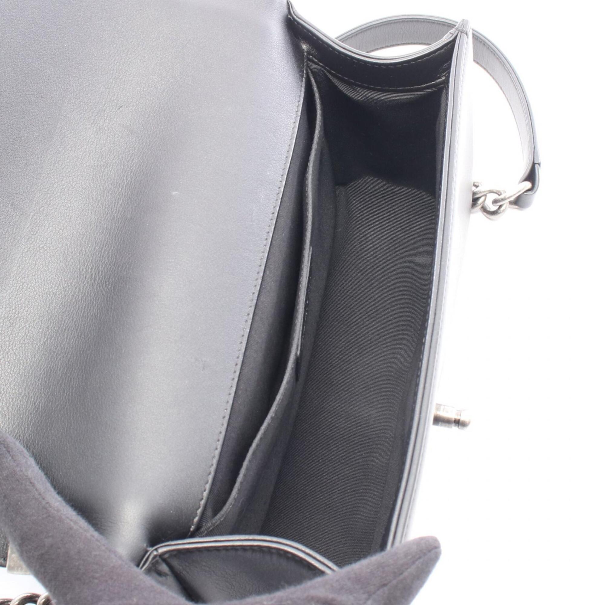 Chanel Black Leather Handbag Shoulder Bag (Pre-Owned)