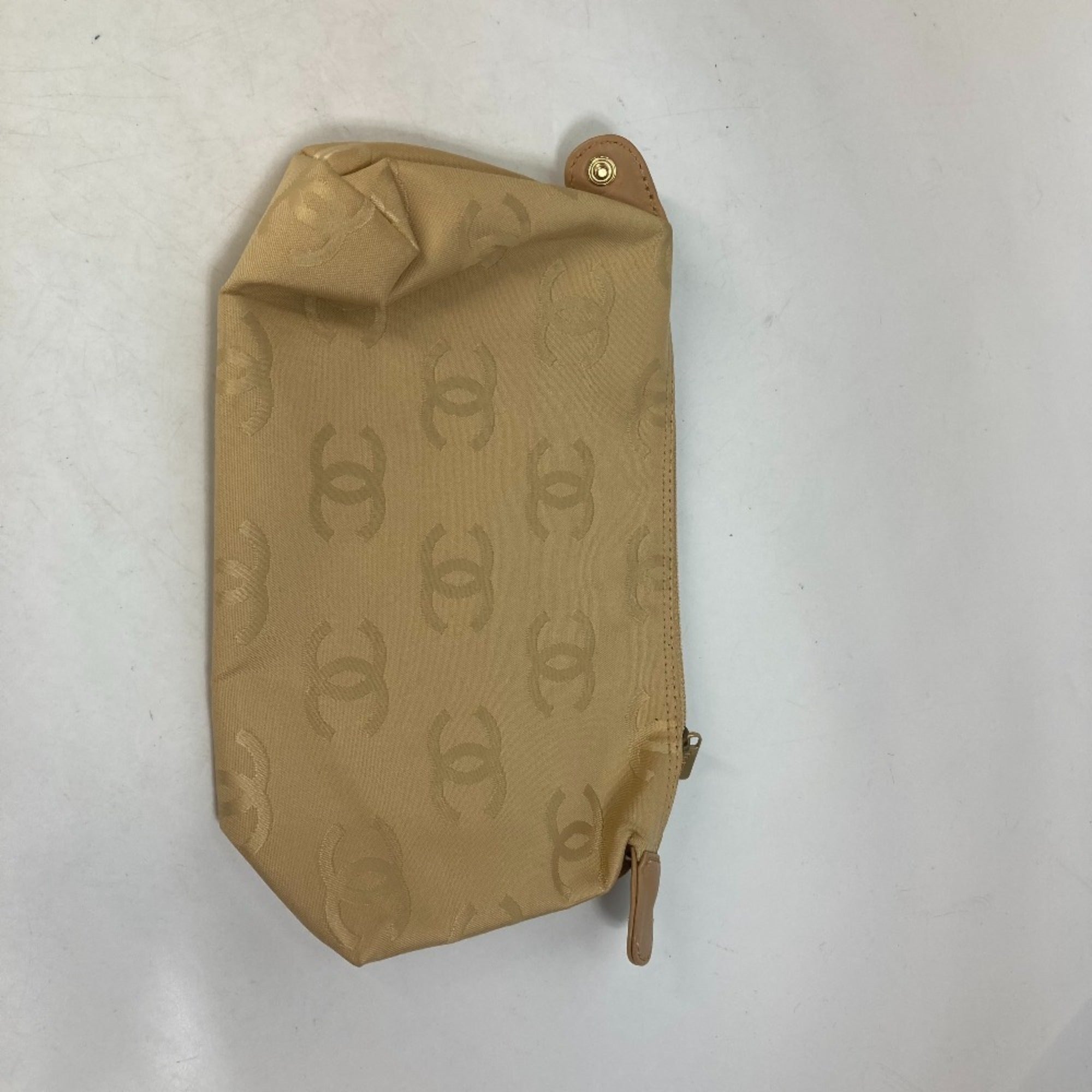 Chanel Wild Stitch Beige Leather Handbag (Pre-Owned)