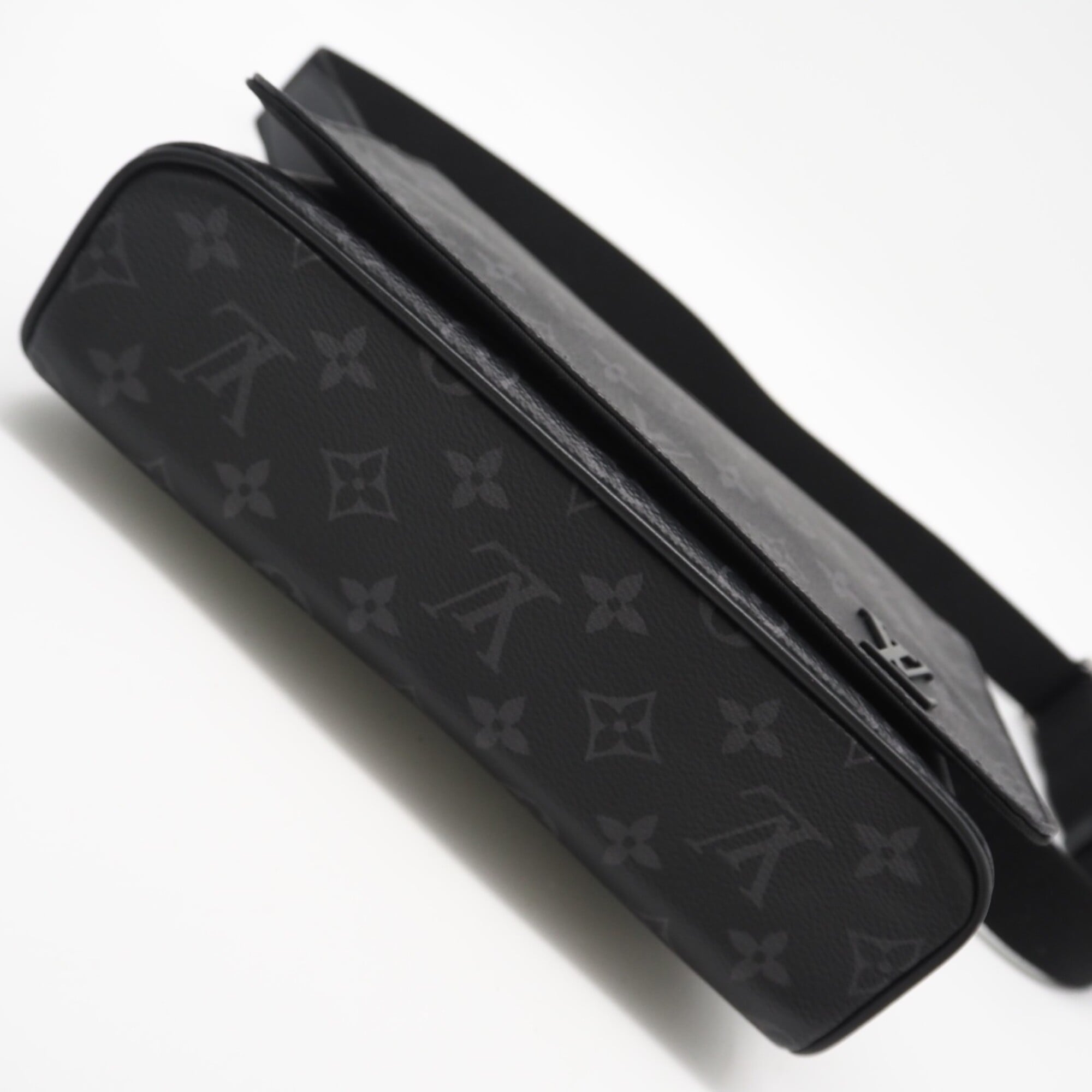 Louis Vuitton Monogram Eclipse Black Gray Coated Canvas Shoulder Bag (Pre-Owned)
