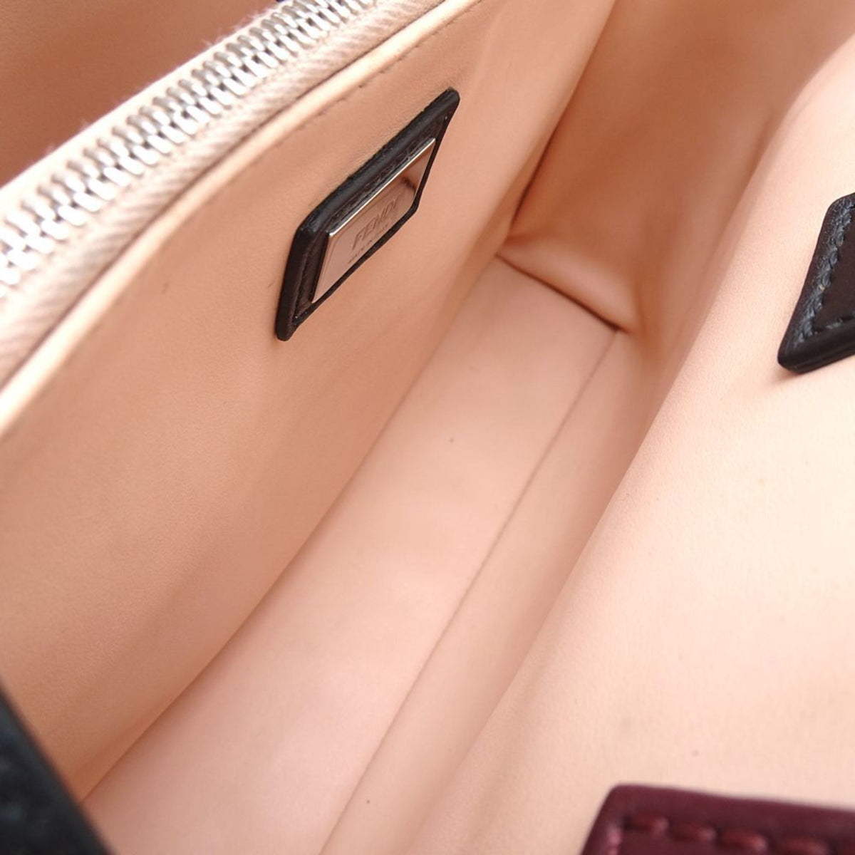 Fendi Black Leather Handbag (Pre-Owned)