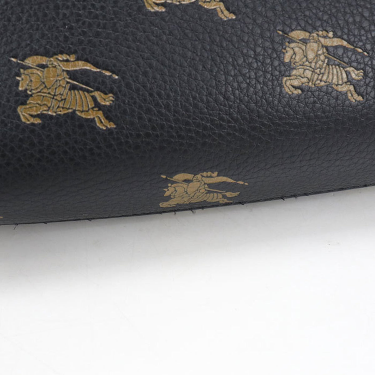 Burberry Black Leather Clutch Bag (Pre-Owned)