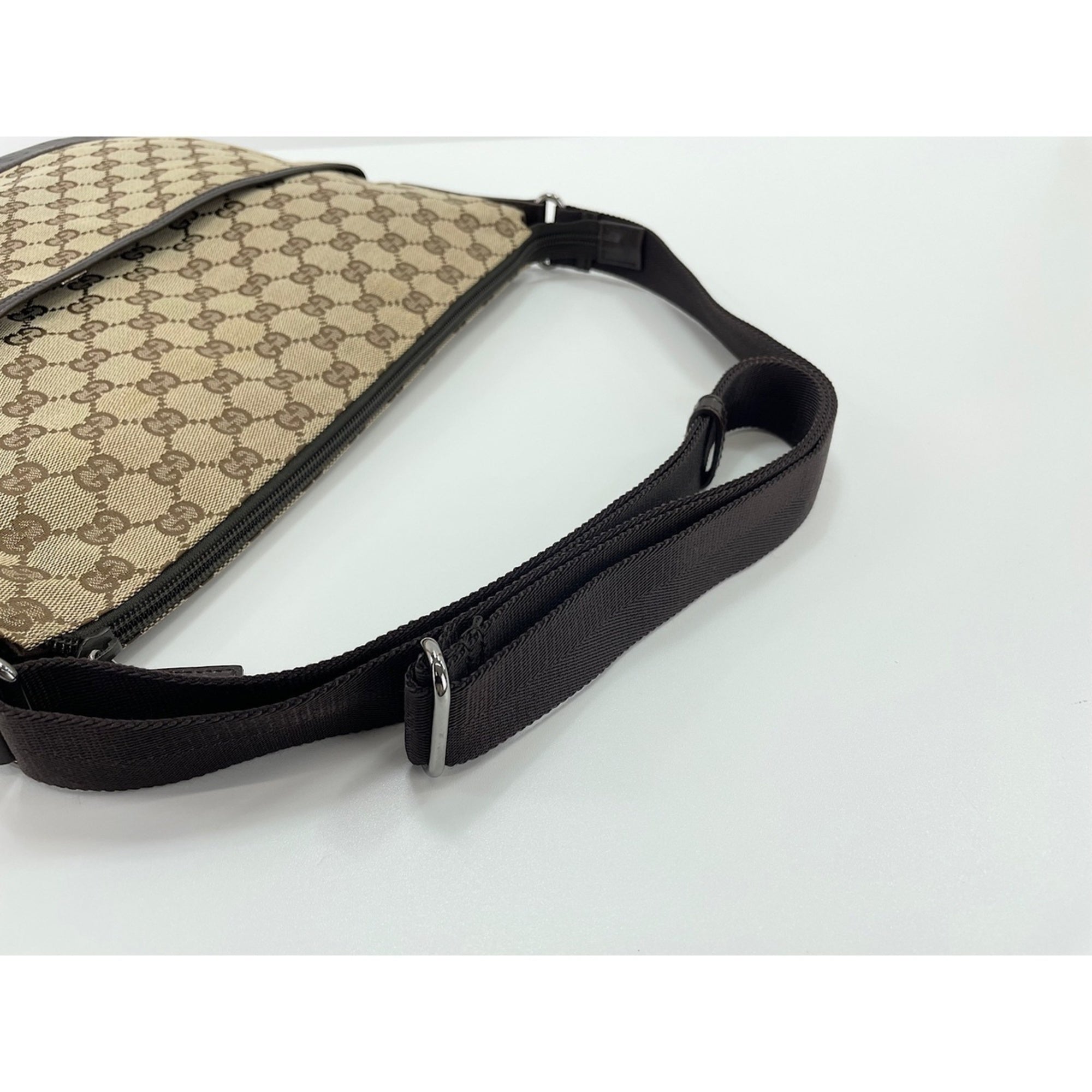 Gucci Brown Clear Gg Canvas Shoulder Bag (Pre-Owned)