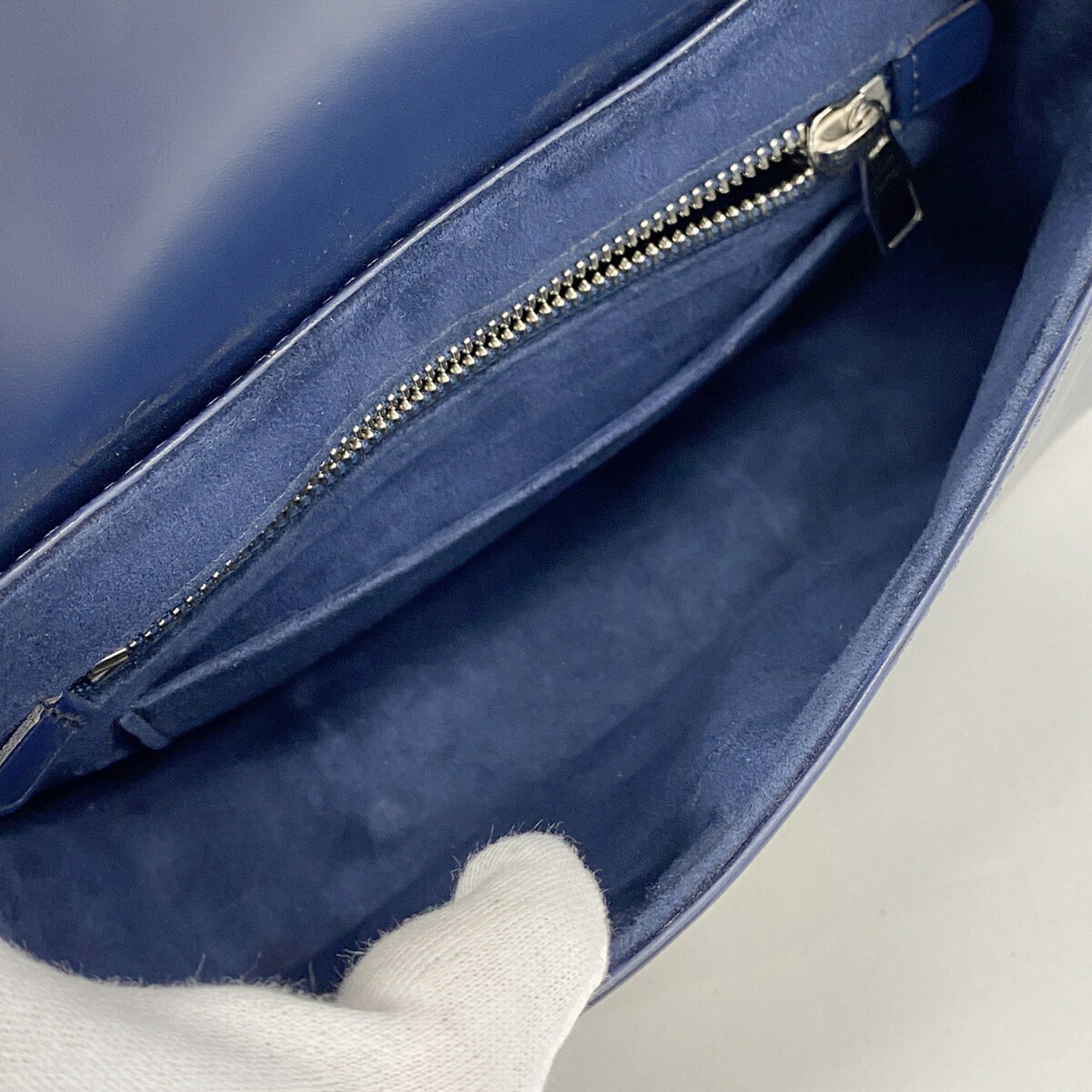 Louis Vuitton Navy Handbag (Pre-Owned)
