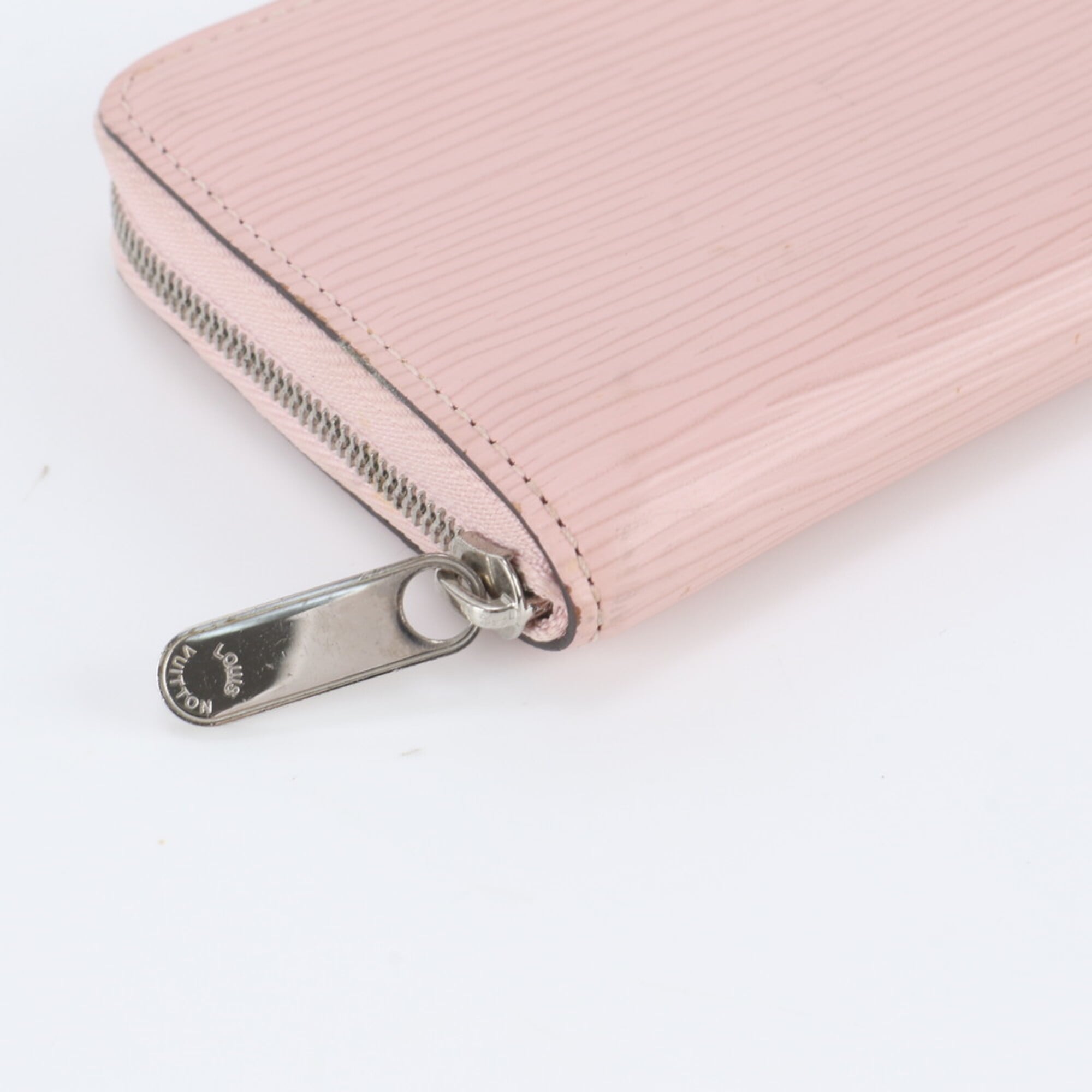 Louis Vuitton Rose Ballerine Leather Long Wallet (Bi-Fold) (Pre-Owned)
