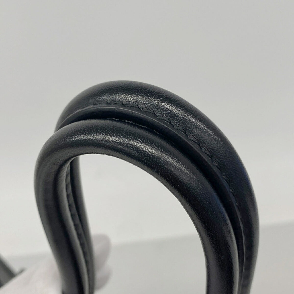 Louis Vuitton Noir Tote Bag (Pre-Owned)
