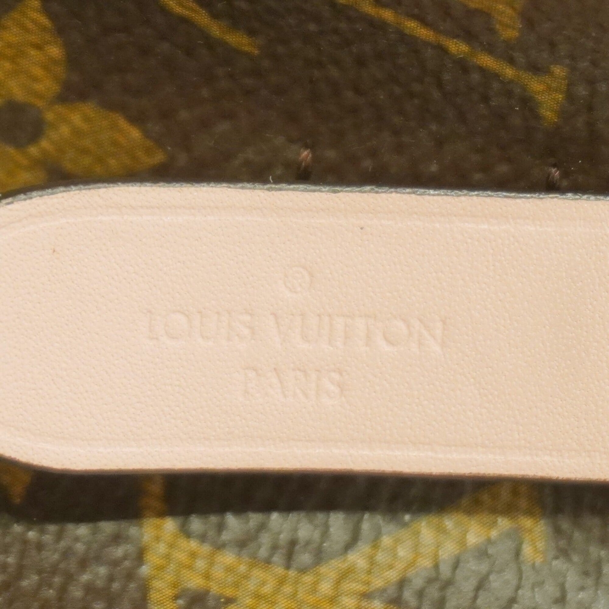 Louis Vuitton Rose Poudre Shoulder Bag (Pre-Owned)