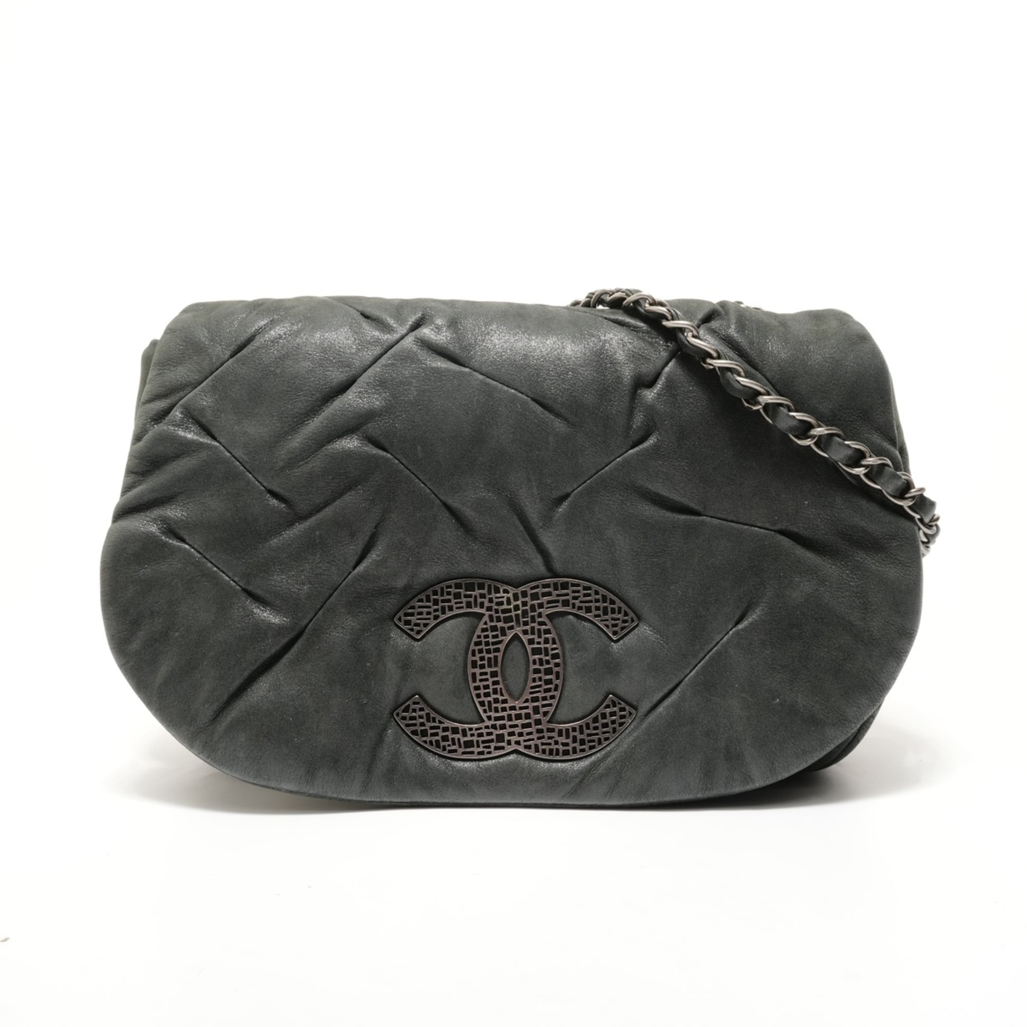 Chanel Black Shoulder Bag (Pre-Owned)