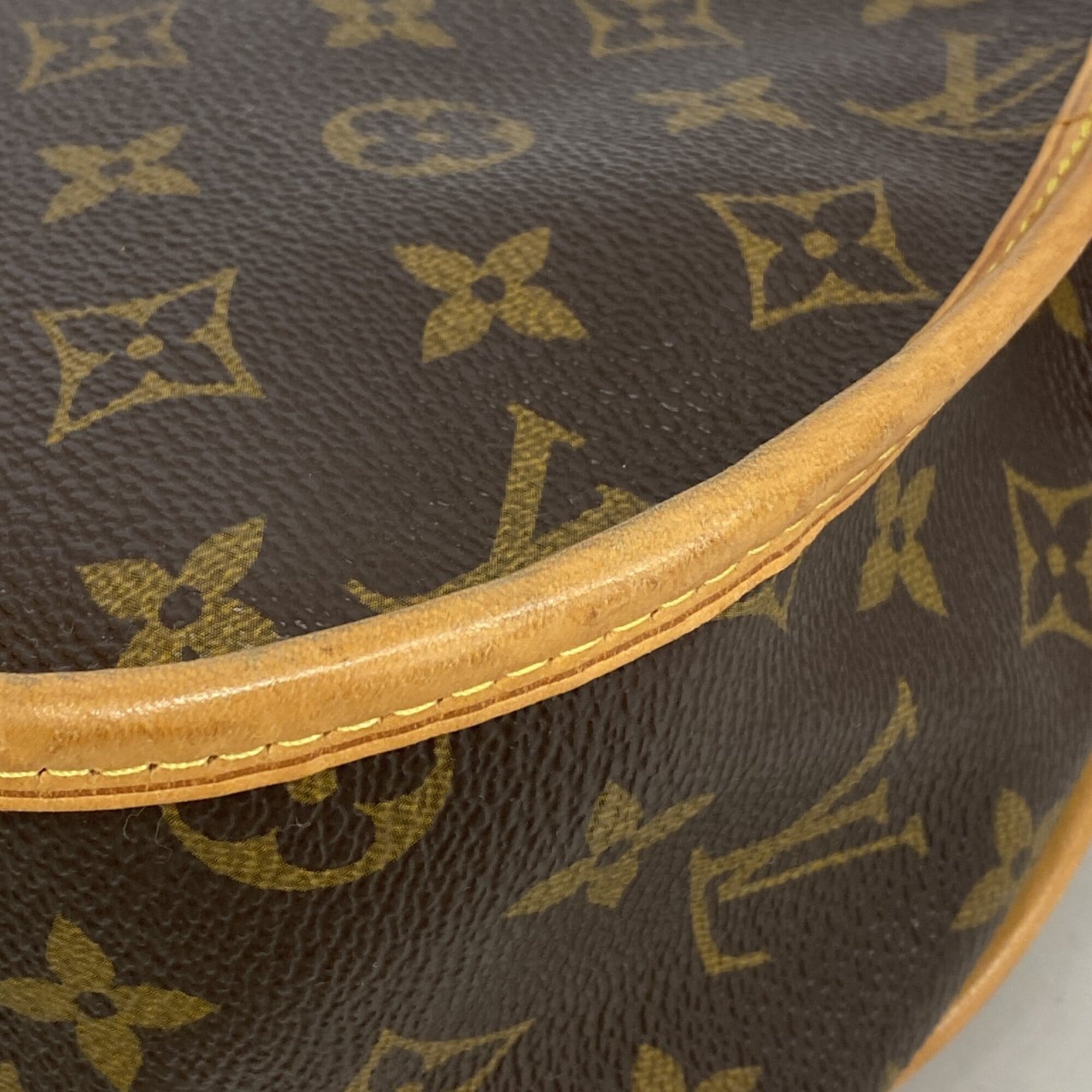 Louis Vuitton Brown Shoulder Bag (Pre-Owned)