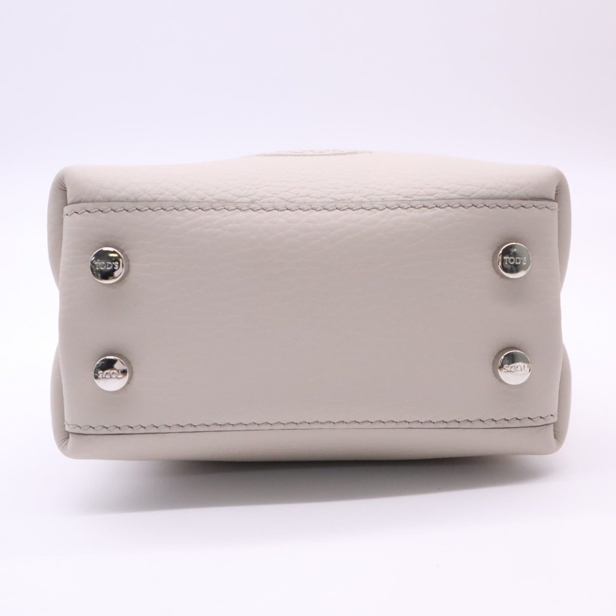 Tod's Beige Bordeaux Shoulder Bag (Pre-Owned)