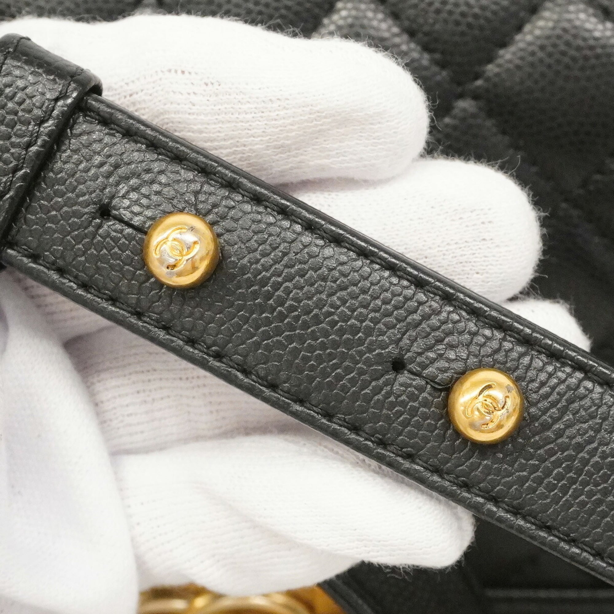 Chanel Black Grained Calfskin Shoulder Bag (Pre-Owned)