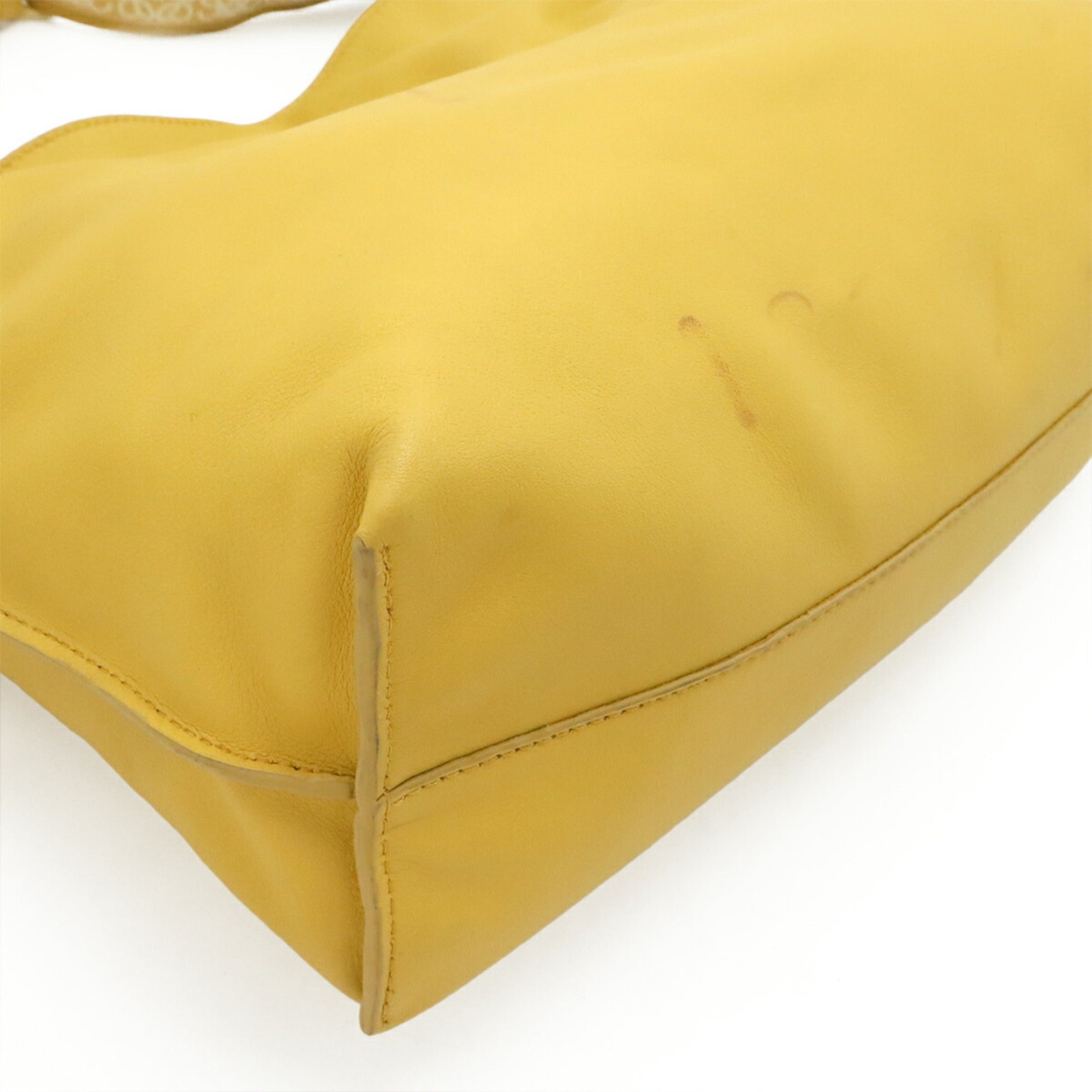 Loewe Yellow Nappa Leather Leather Pochette Shoulder Bag (Pre-Owned)