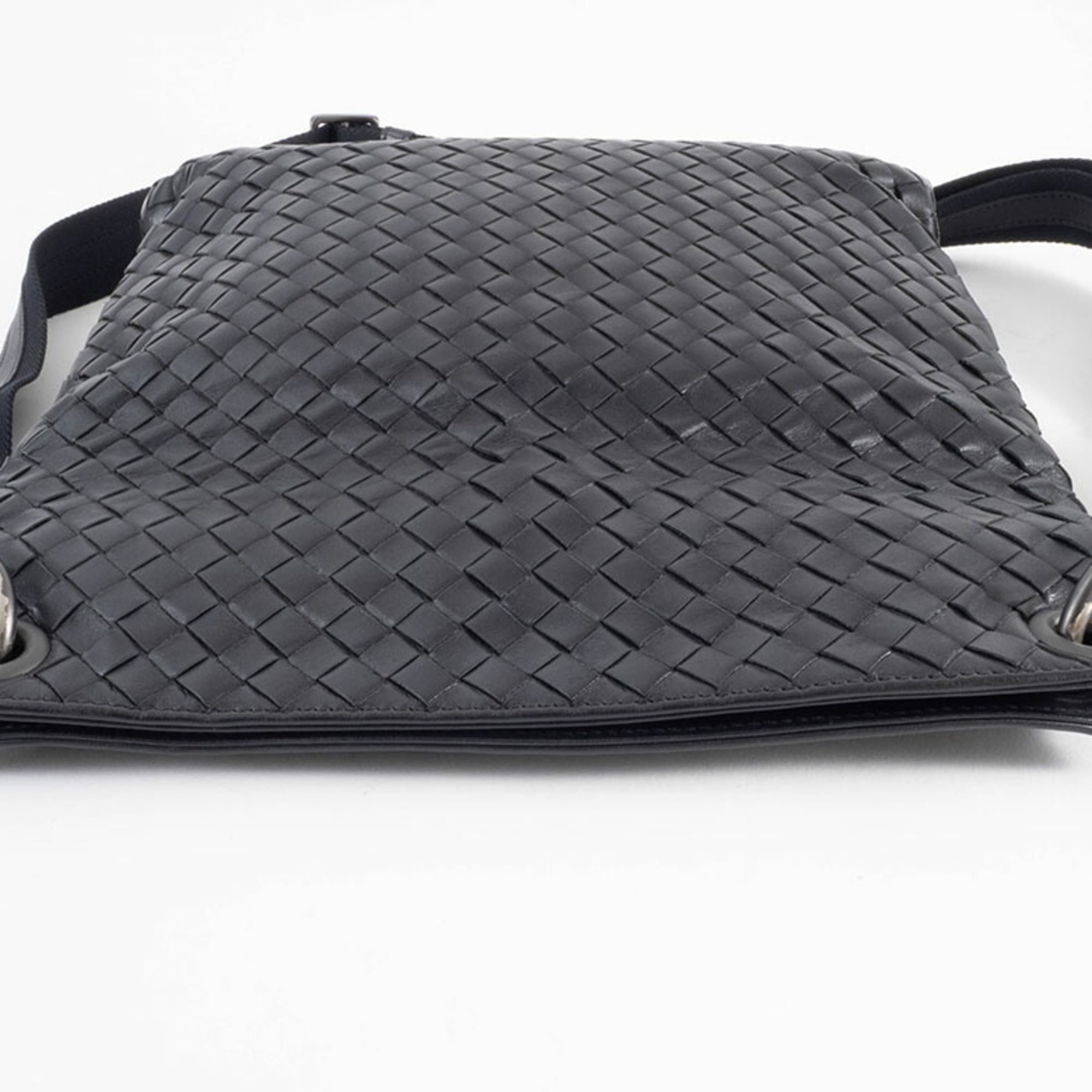 Bottega Veneta Black Leather Shoulder Bag (Pre-Owned)