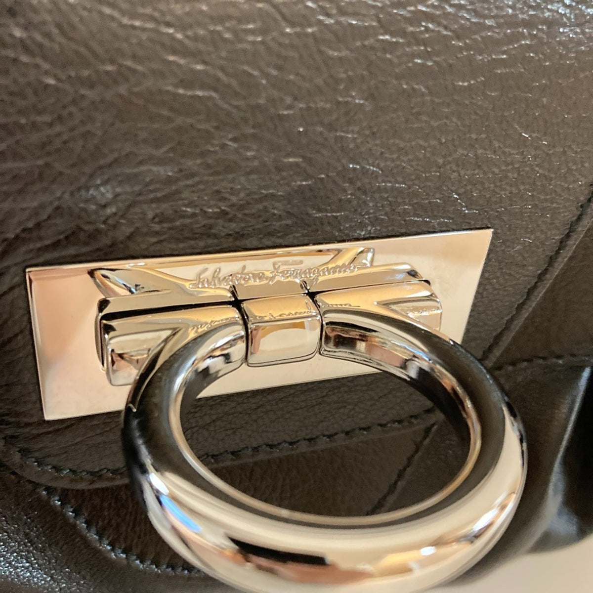 Salvatore Ferragamo Black Leather Handbag (Pre-Owned)