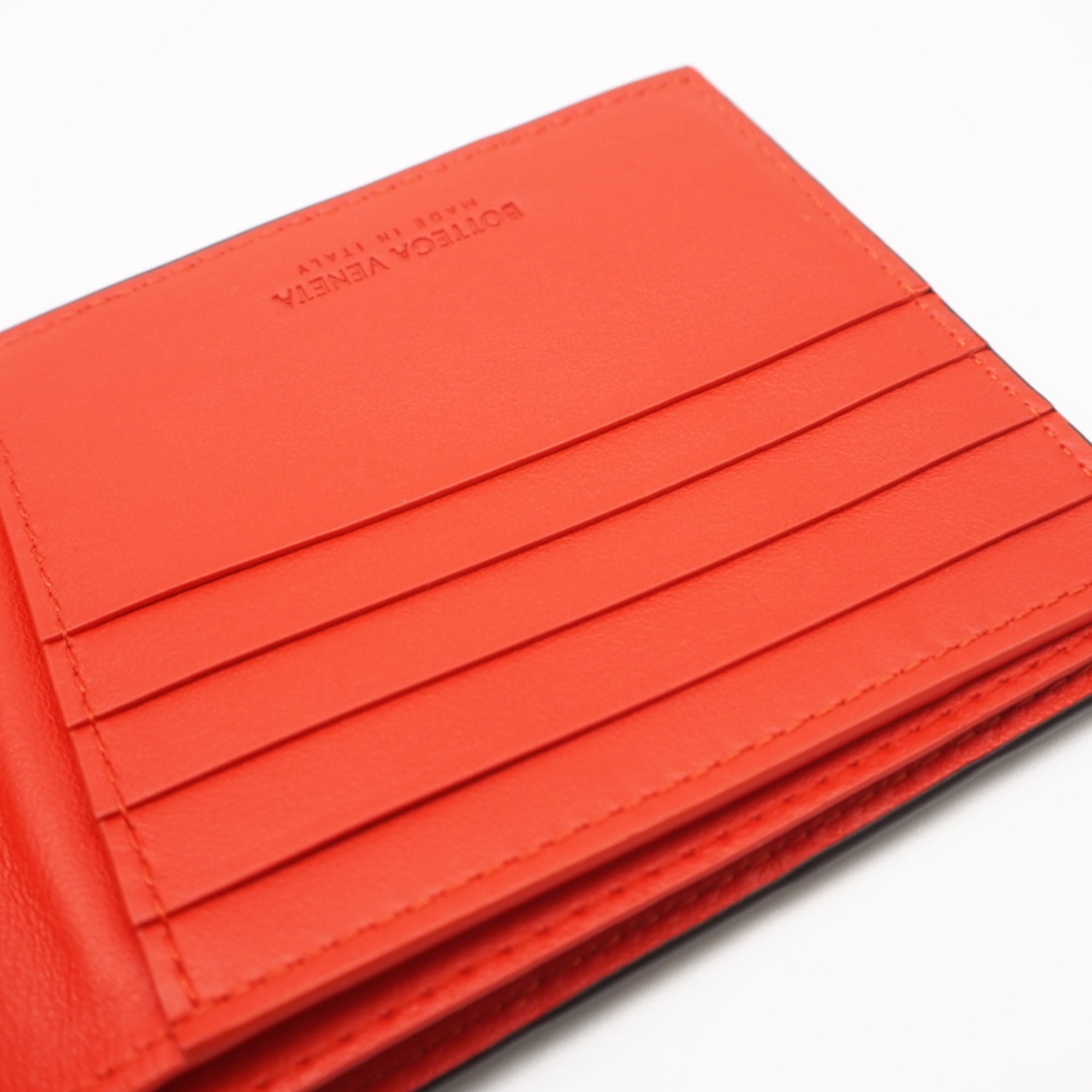 Bottega Veneta Intrecciato Brown Red Color Leather Wallet (Bi-Fold) (Pre-Owned)