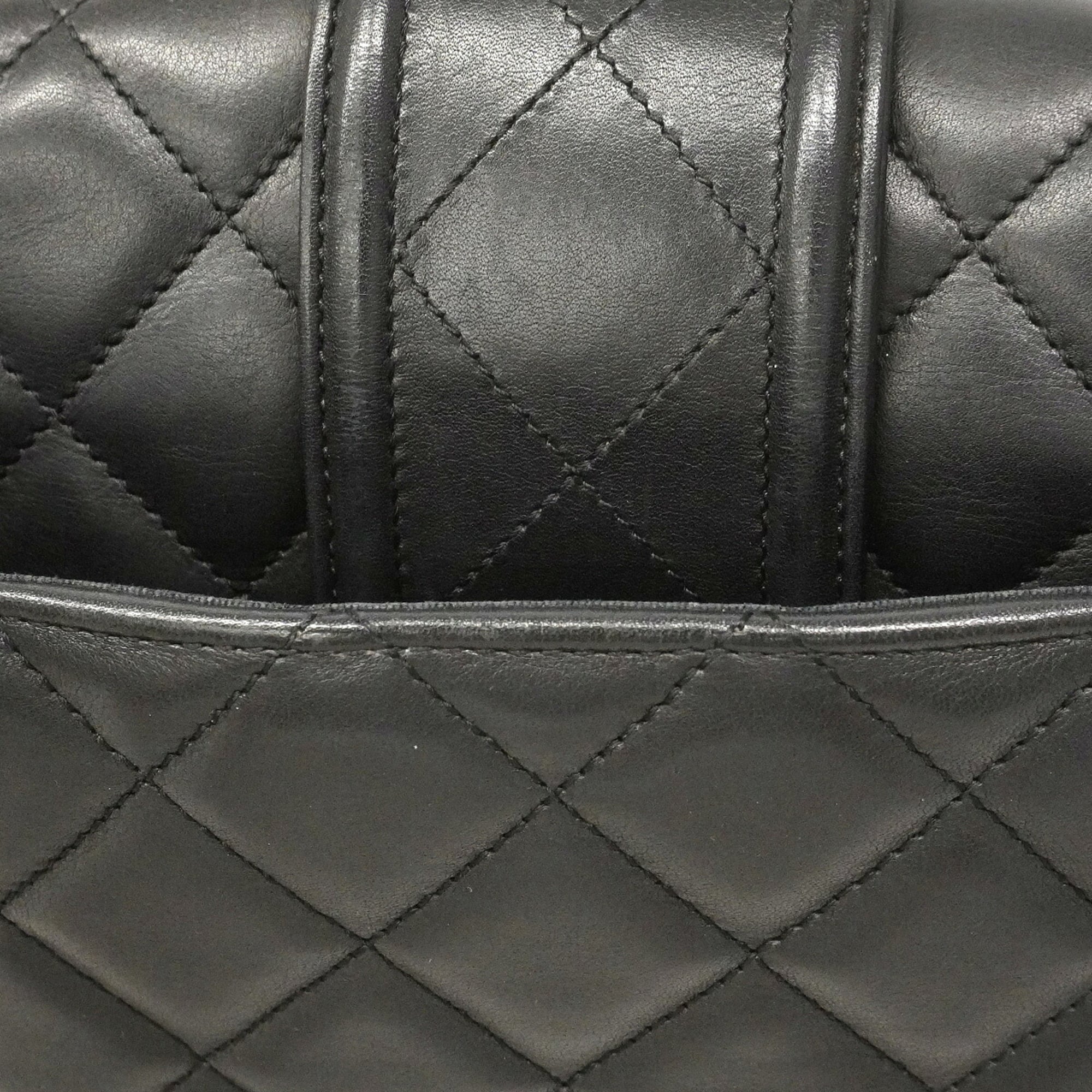 Chanel Black Leather Shoulder Bag (Pre-Owned)