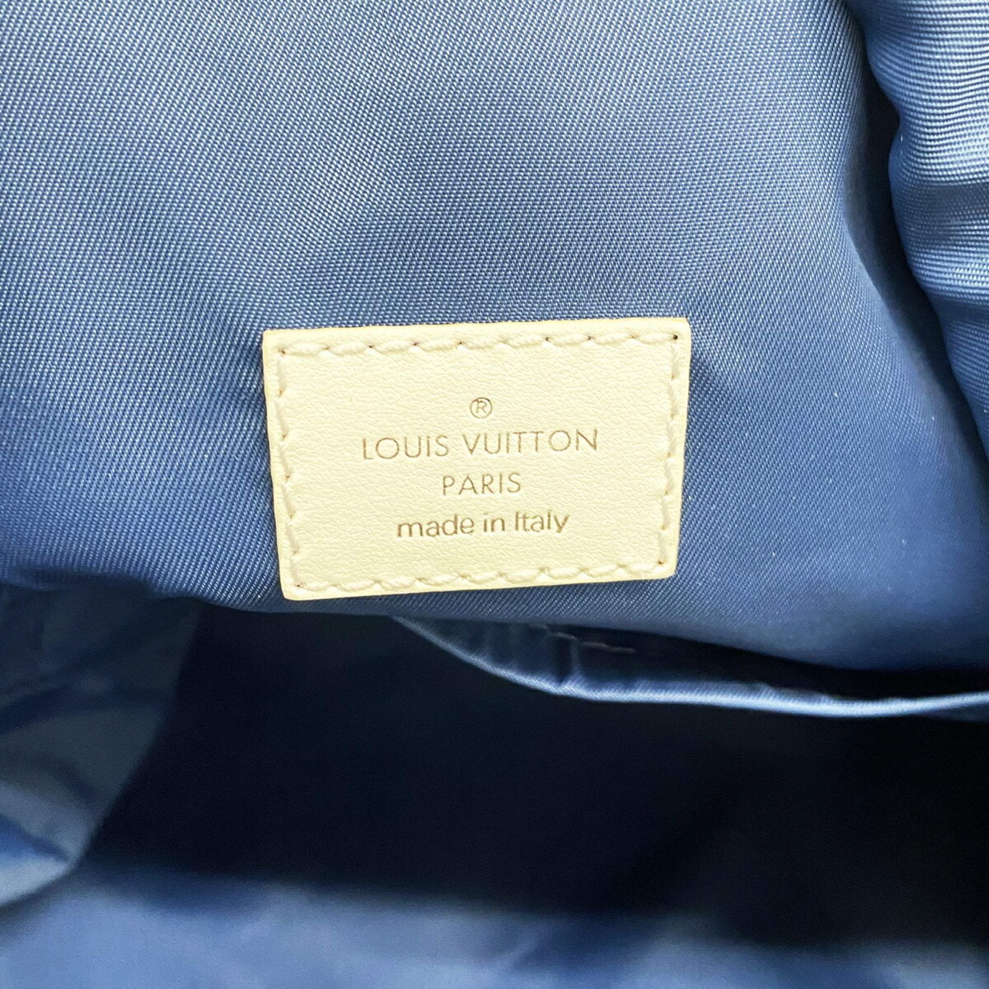 Louis Vuitton Blue Shoulder Bag (Pre-Owned)