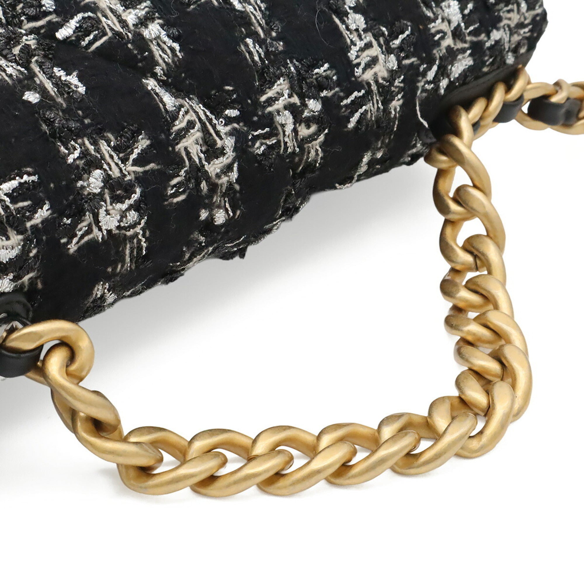 Chanel Black Tweed Shoulder Bag (Pre-Owned)