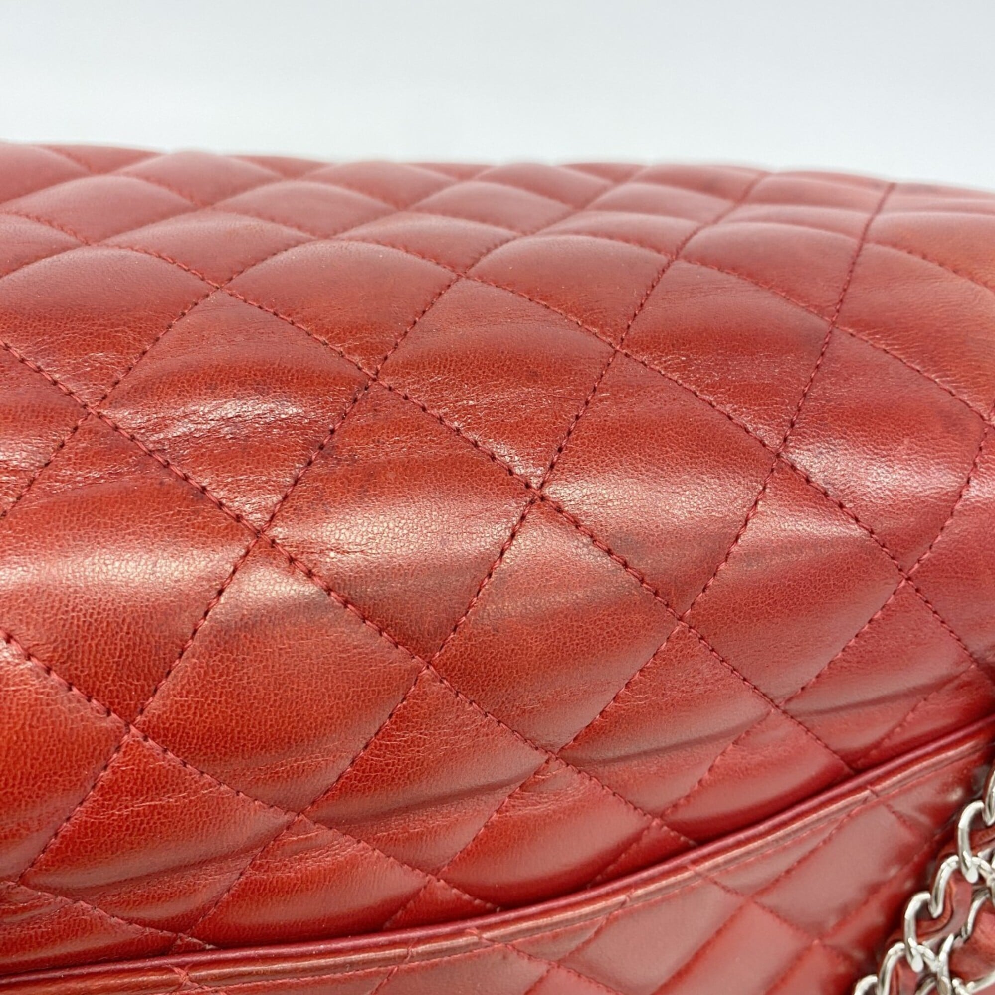Chanel Red Color Leather Shoulder Bag (Pre-Owned)