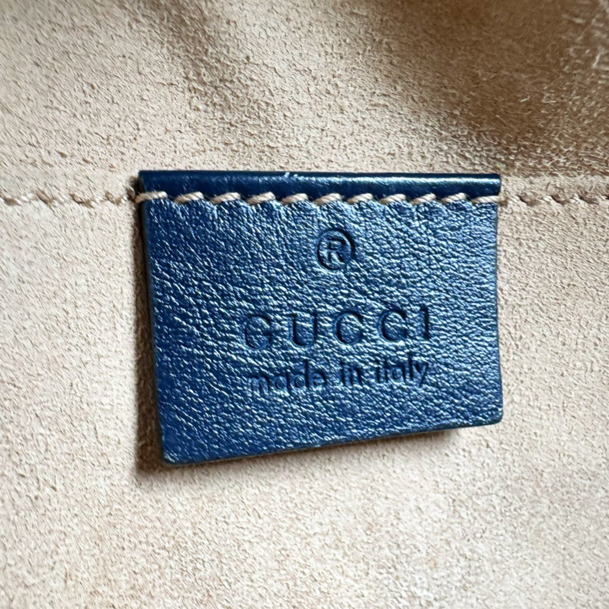 Gucci Ivory Navy Leather Shoulder Bag (Pre-Owned)