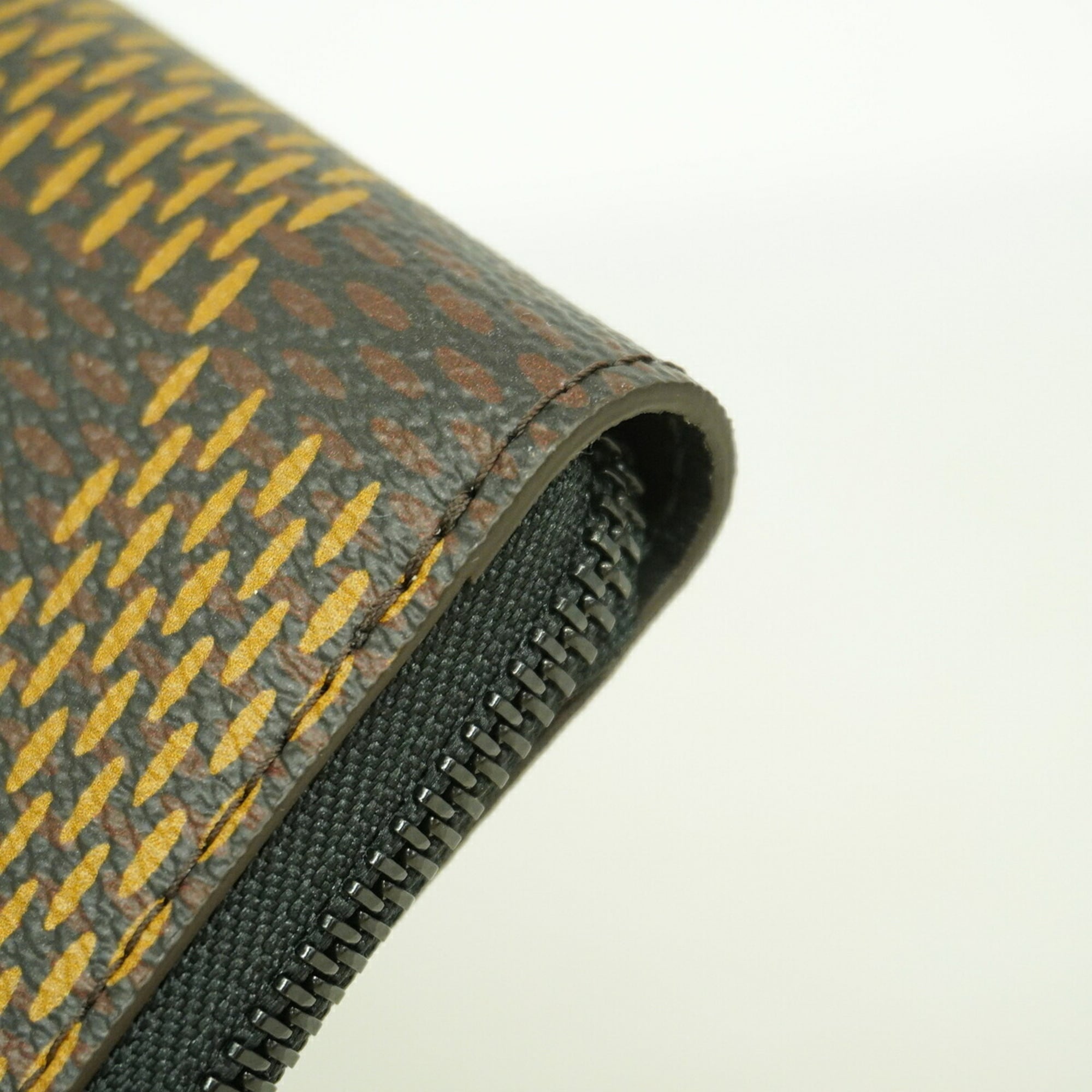 Louis Vuitton Ebene Clutch Bag (Pre-Owned)