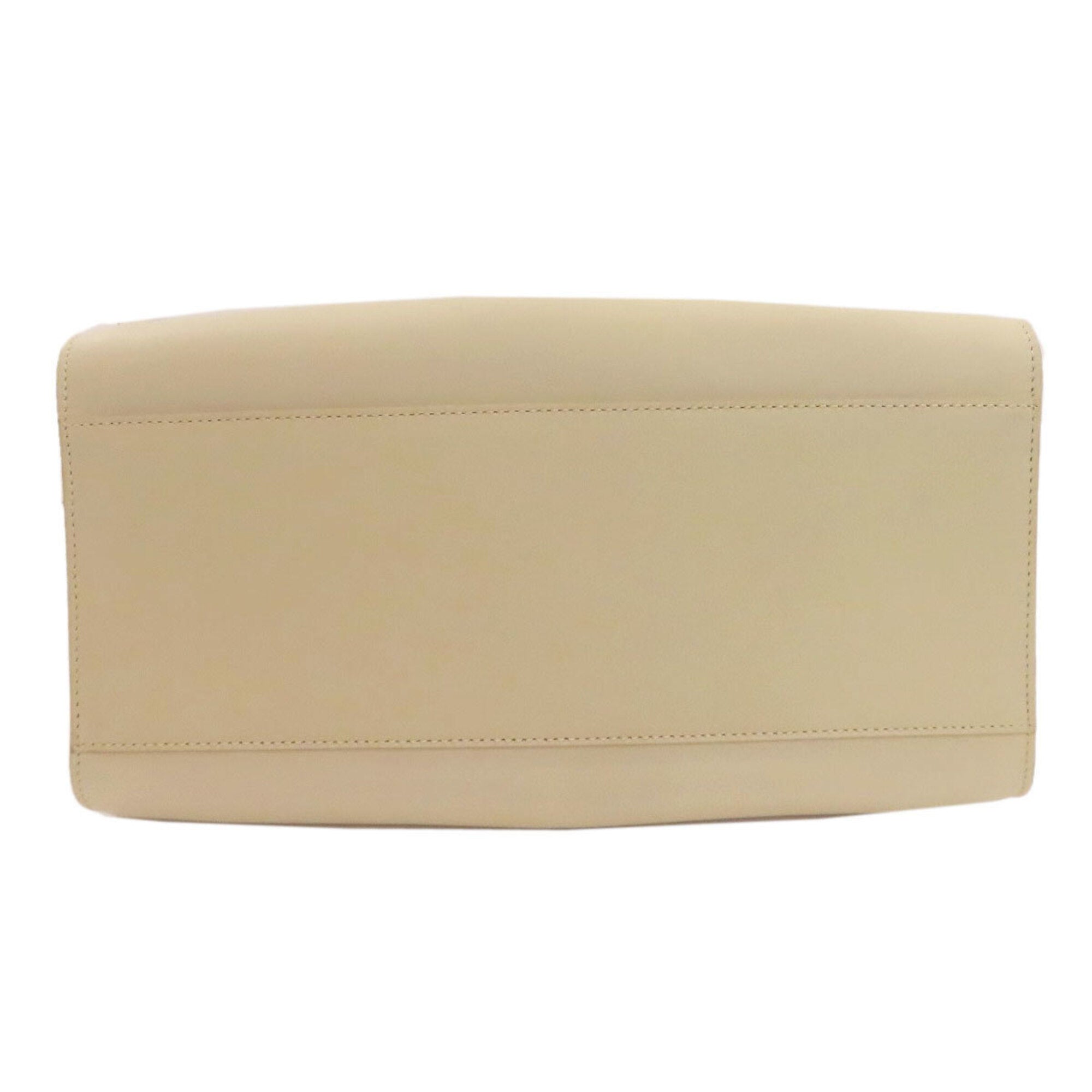 Tod's Ivory Leather Handbag (Pre-Owned)