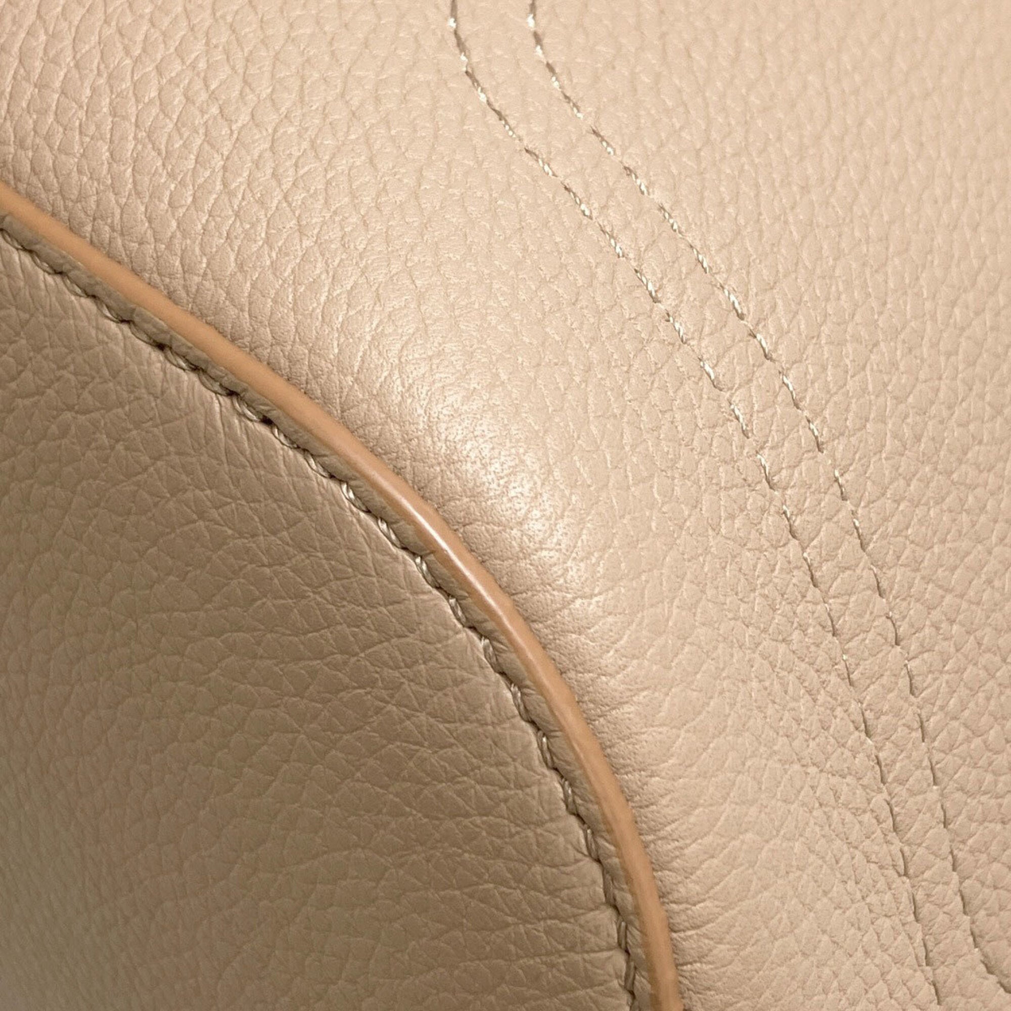 Loewe Sand Leather Handbag (Pre-Owned)