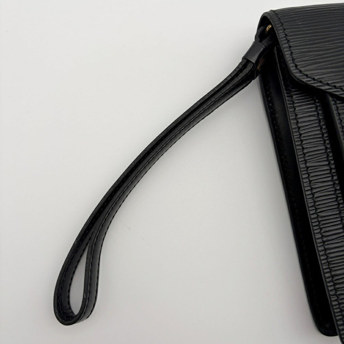 Louis Vuitton Noir Epi Leather Clutch Bag Pochette (Pre-Owned)