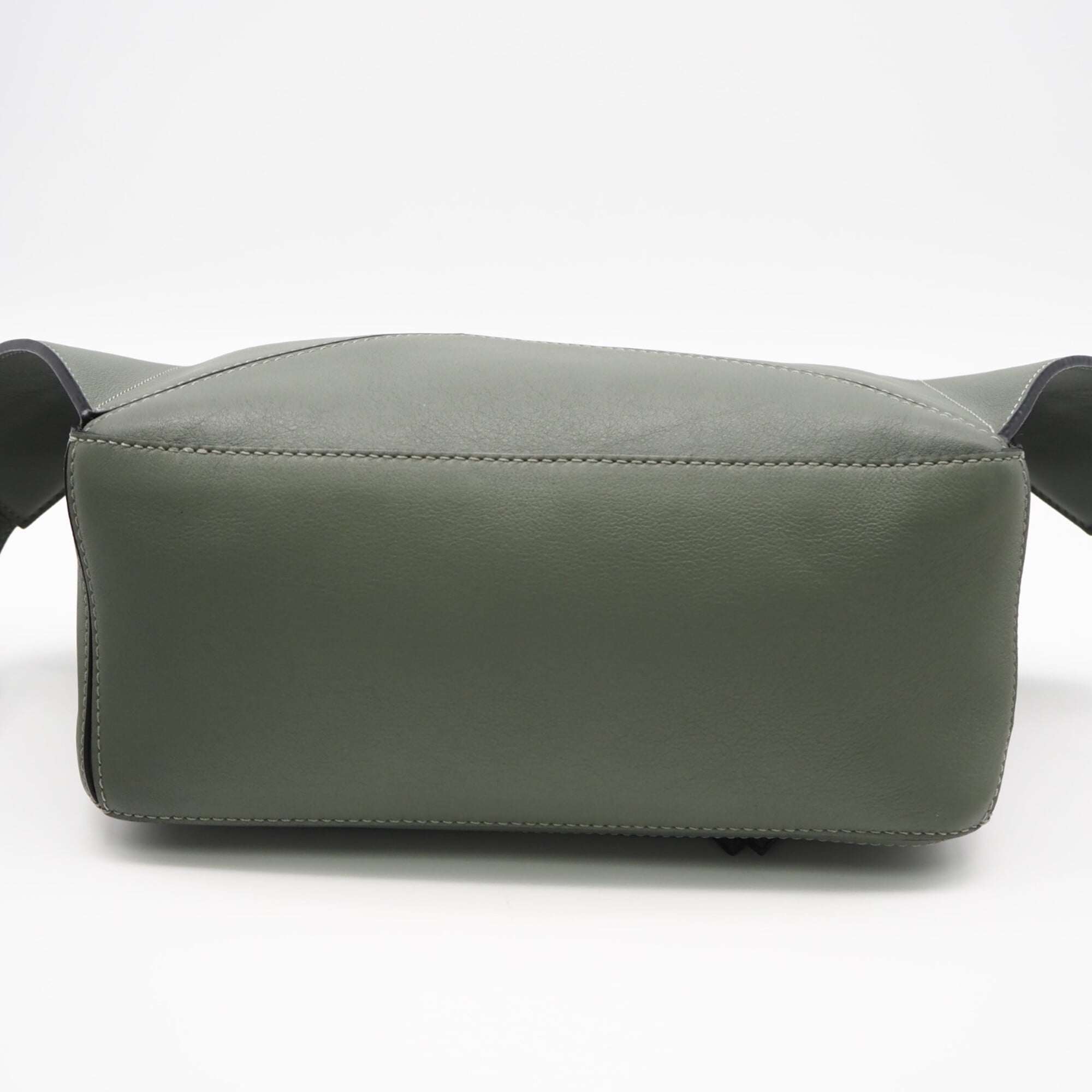 Loewe Puzzle Green Leather Sling Bag (Pre-Owned)
