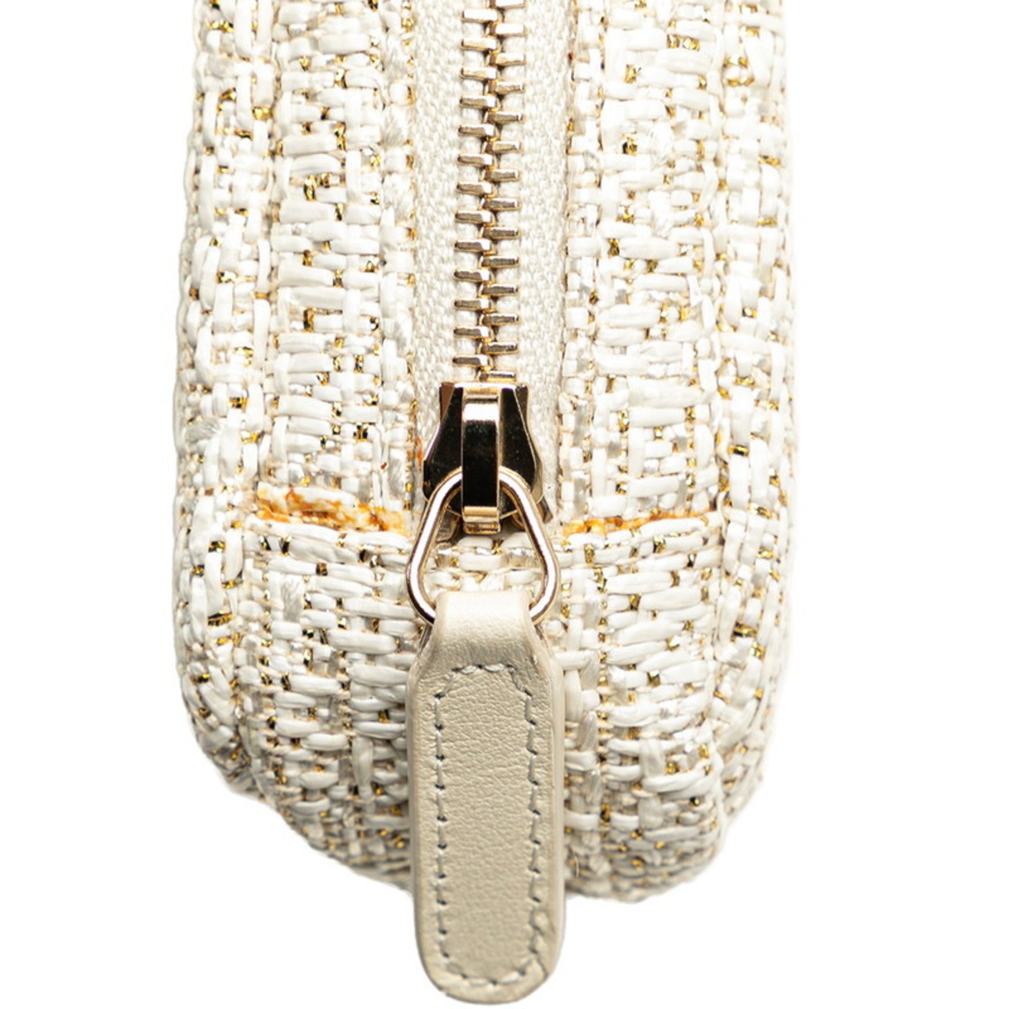 Chanel White Tweed Pouch (Pre-Owned)