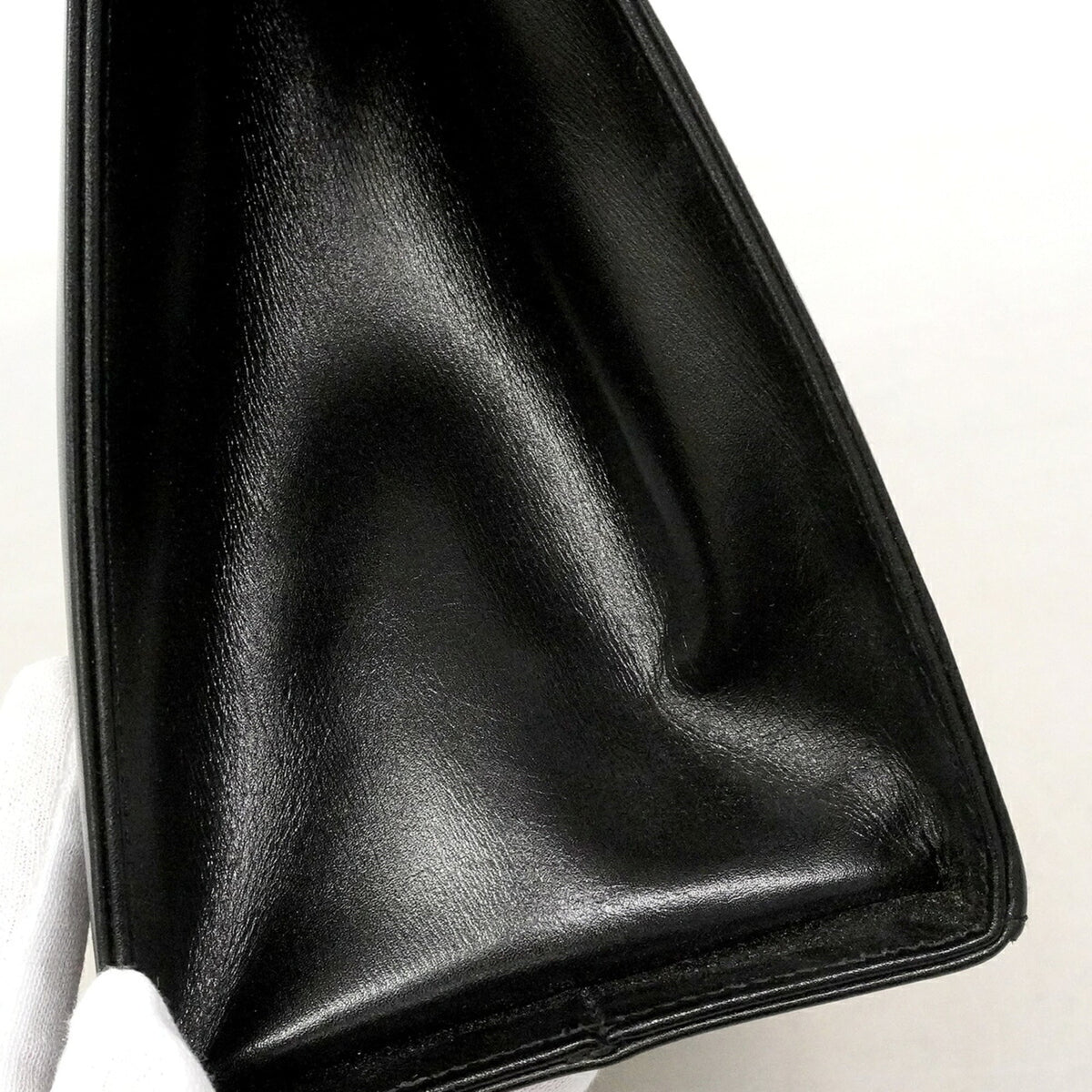 Salvatore Ferragamo Black Leather Handbag (Pre-Owned)
