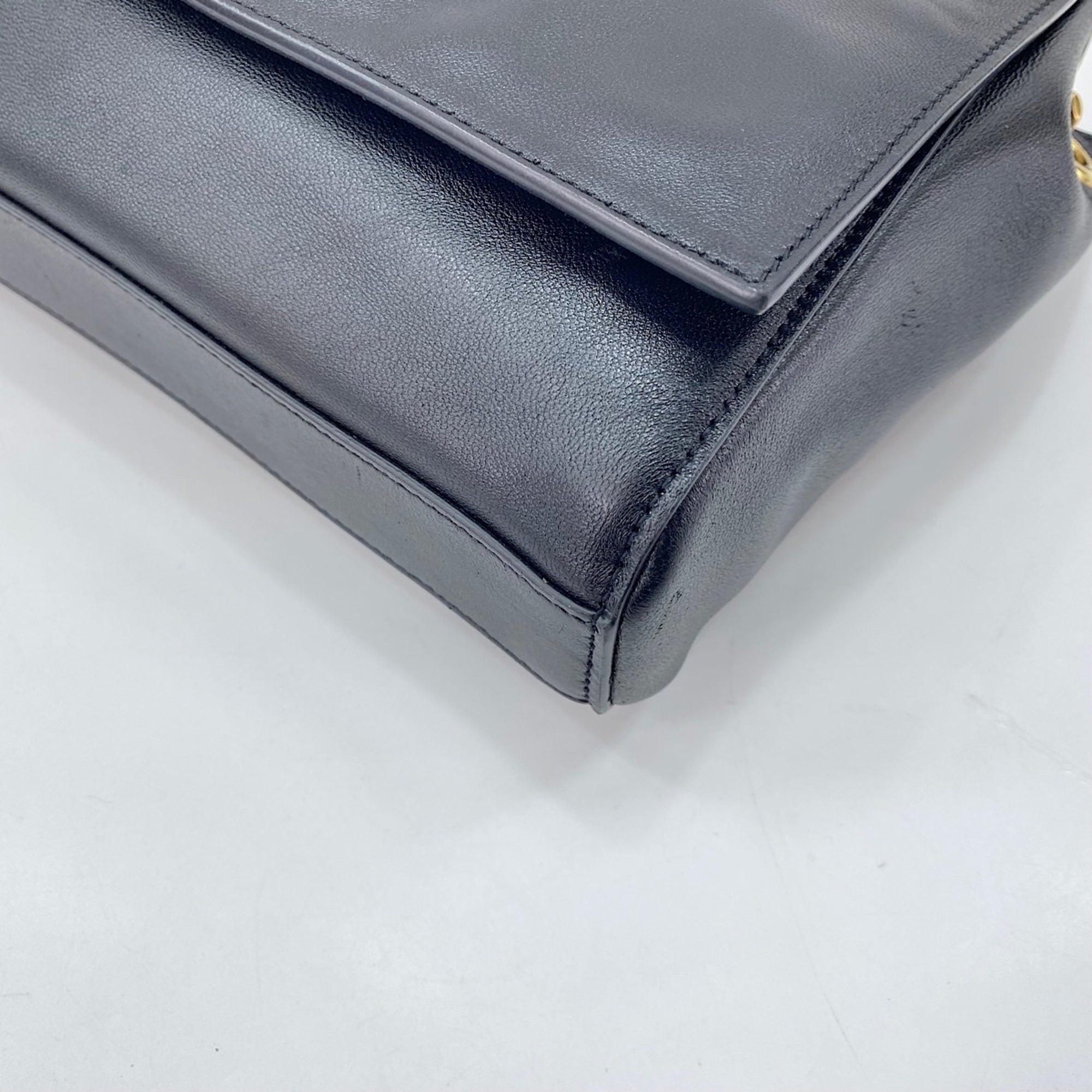 Yves Saint Laurent Black Leather Shoulder Bag (Pre-Owned)