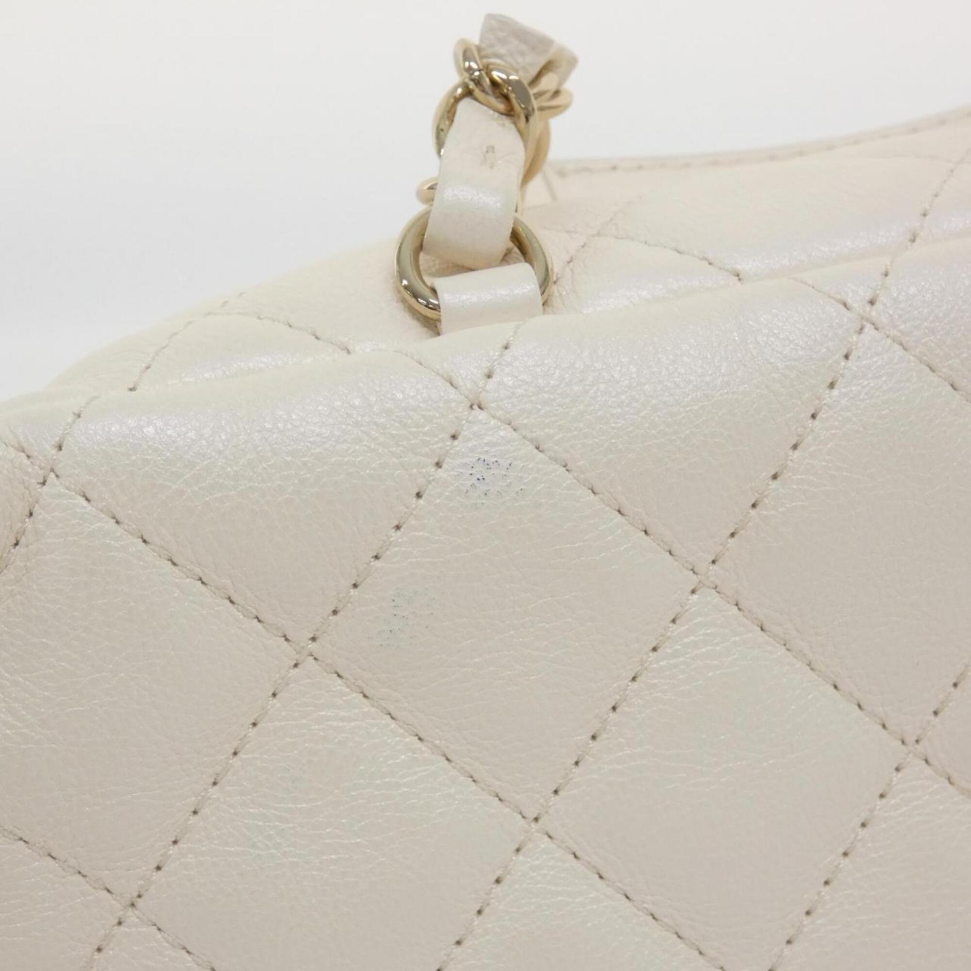 Chanel Ivory Leather Fanny Pack (Pre-Owned)