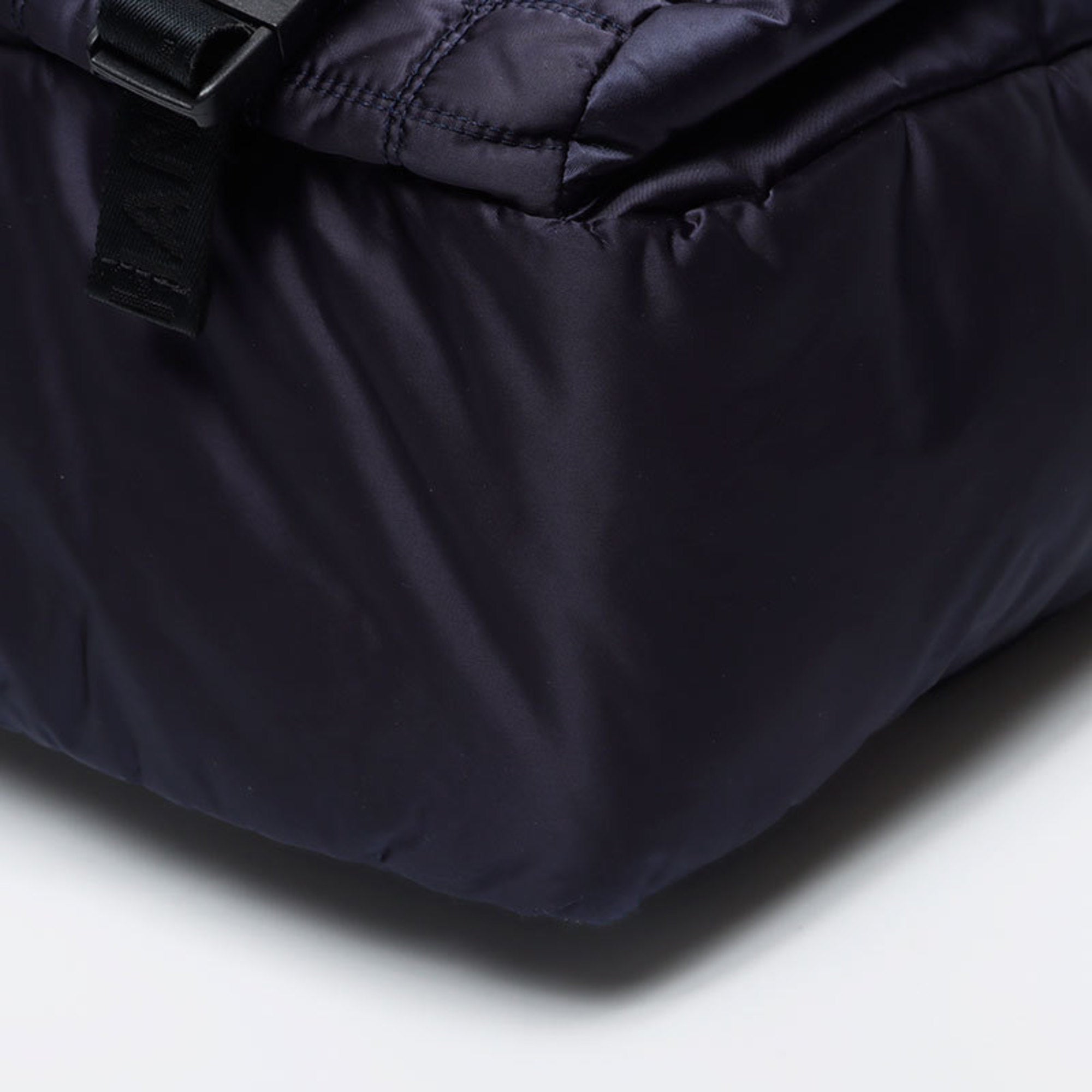 Chanel Navy Shoulder Bag (Pre-Owned)